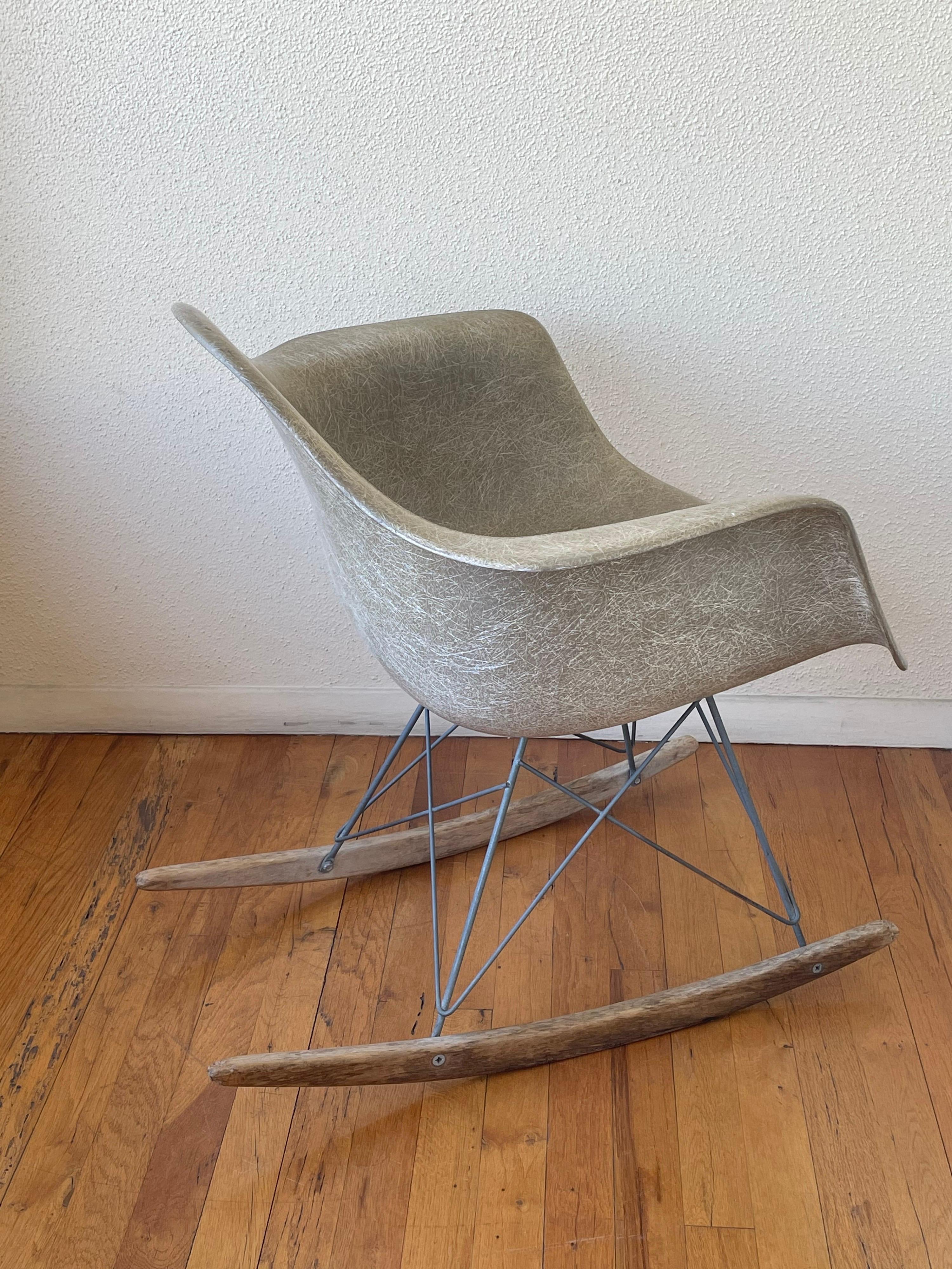 Early Production Original Eames Rocker for Zenith Plastics Rope Edge & Tag 2