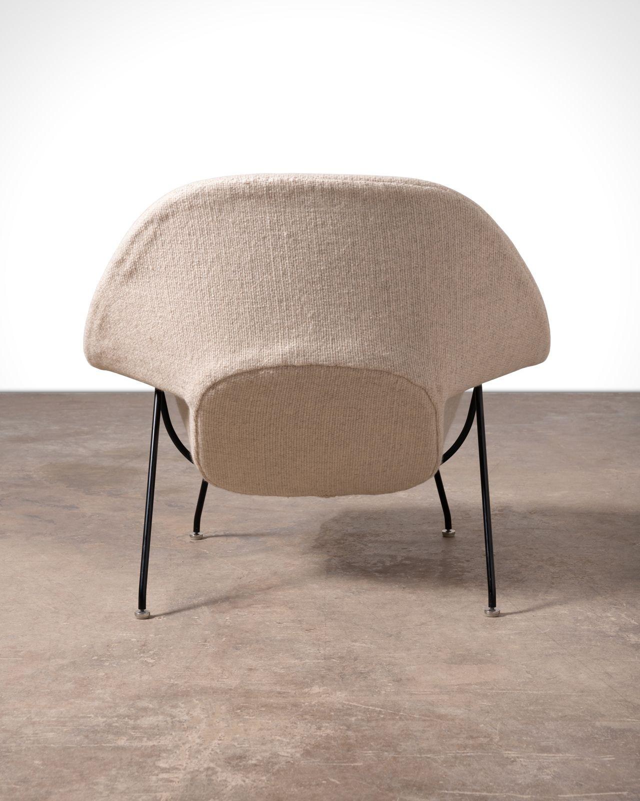 Early Production Pair of Womb Chairs & Ottomans by Eero Saarinen for Knoll 5
