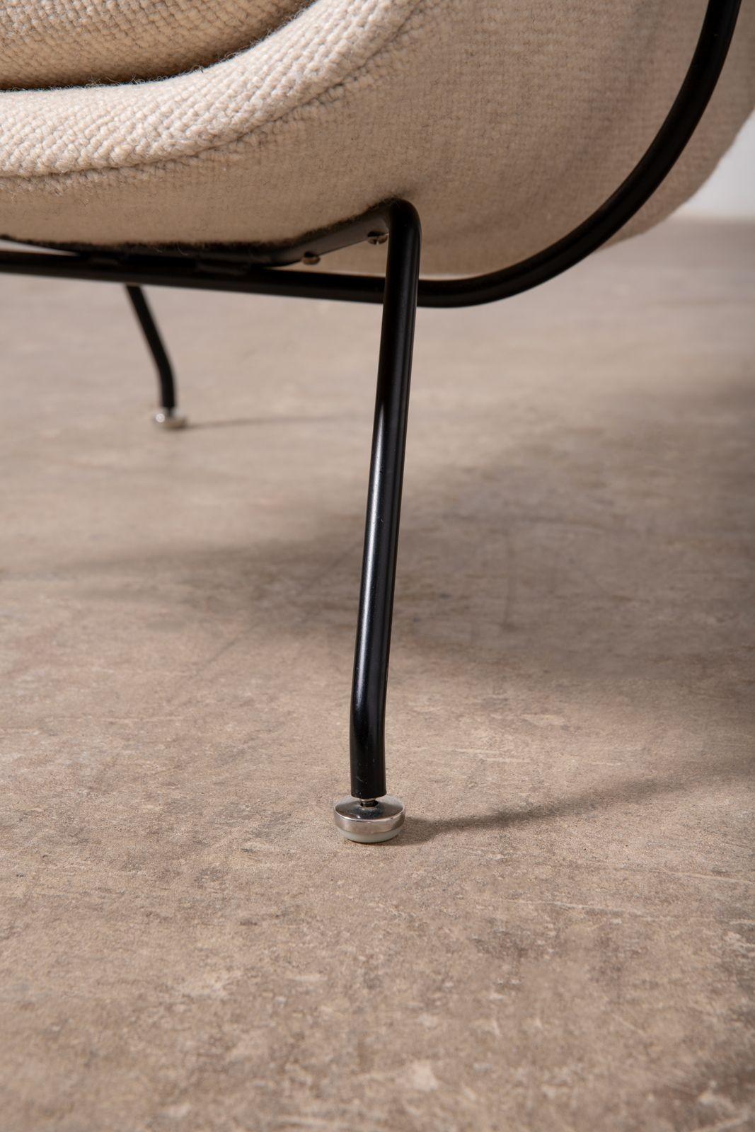 Early Production Pair of Womb Chairs & Ottomans by Eero Saarinen for Knoll 9