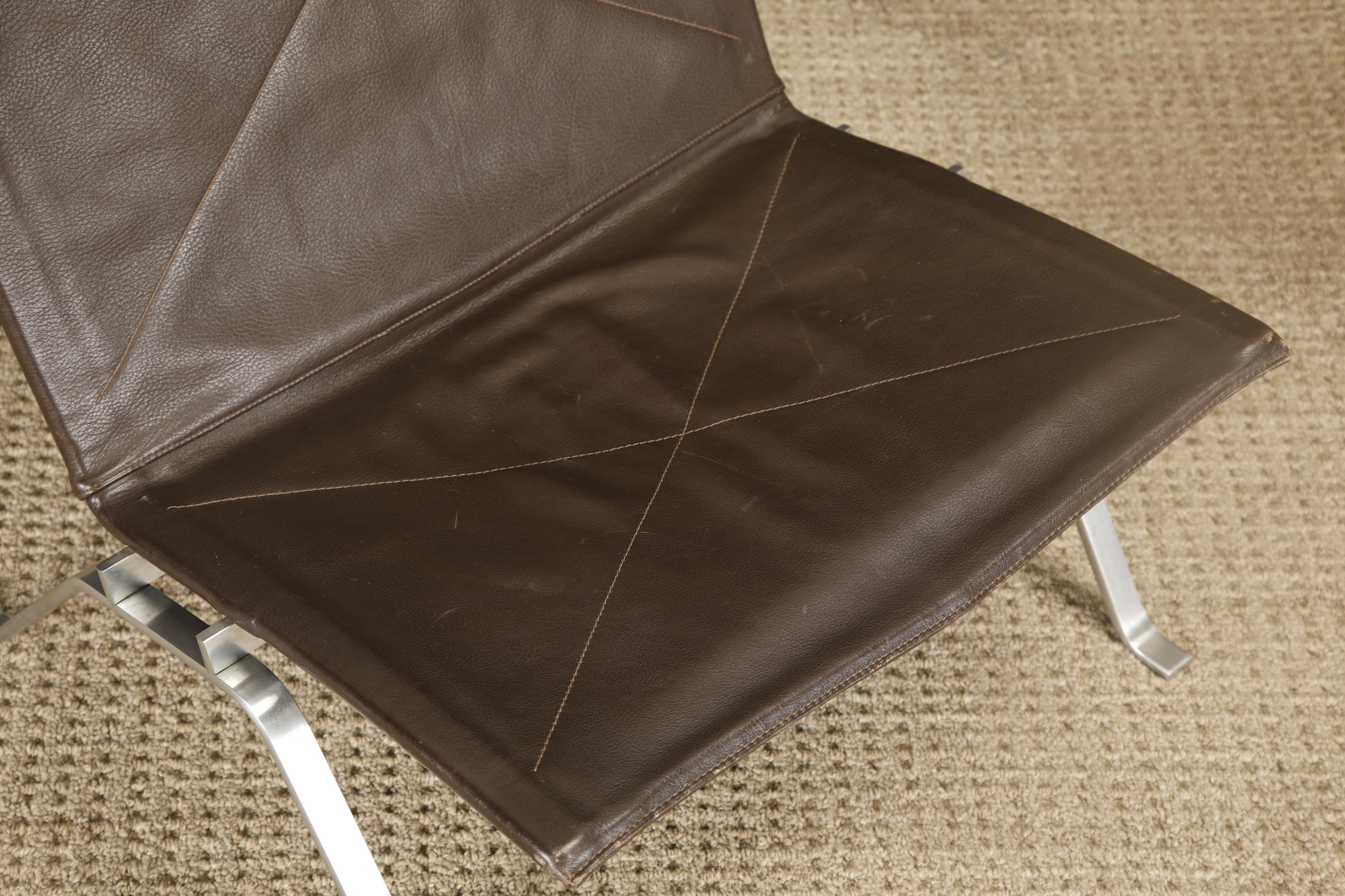 Chaise longue 'PK-22' de Poul Kjærholm pour EKC, doublement signée en vente 3