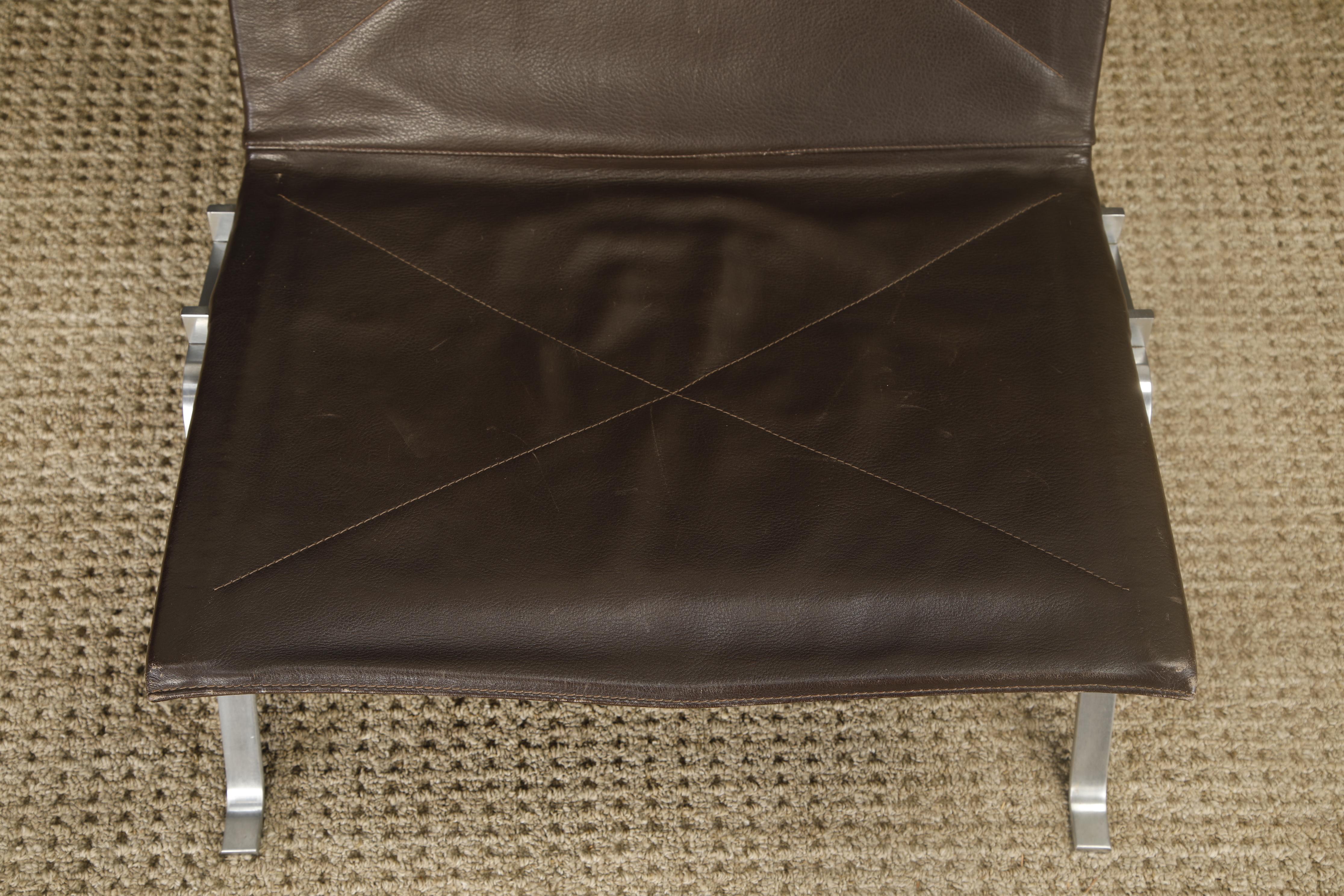 Chaise longue 'PK-22' de Poul Kjærholm pour EKC, doublement signée Bon état - En vente à Los Angeles, CA