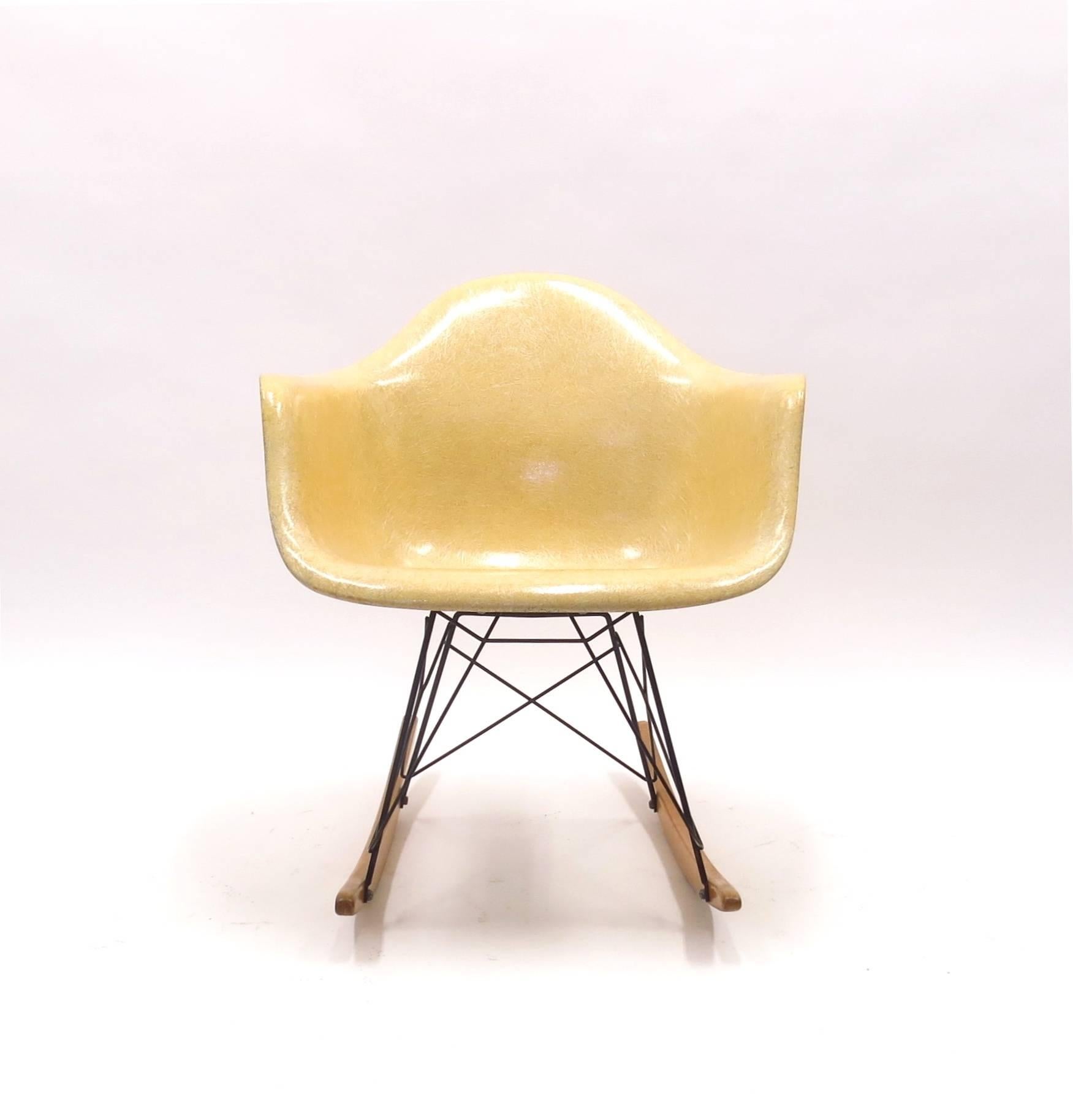 Mid-Century Modern Early Production RAR Rocker by Charles & Ray Eames for Herman Miller, 1950s