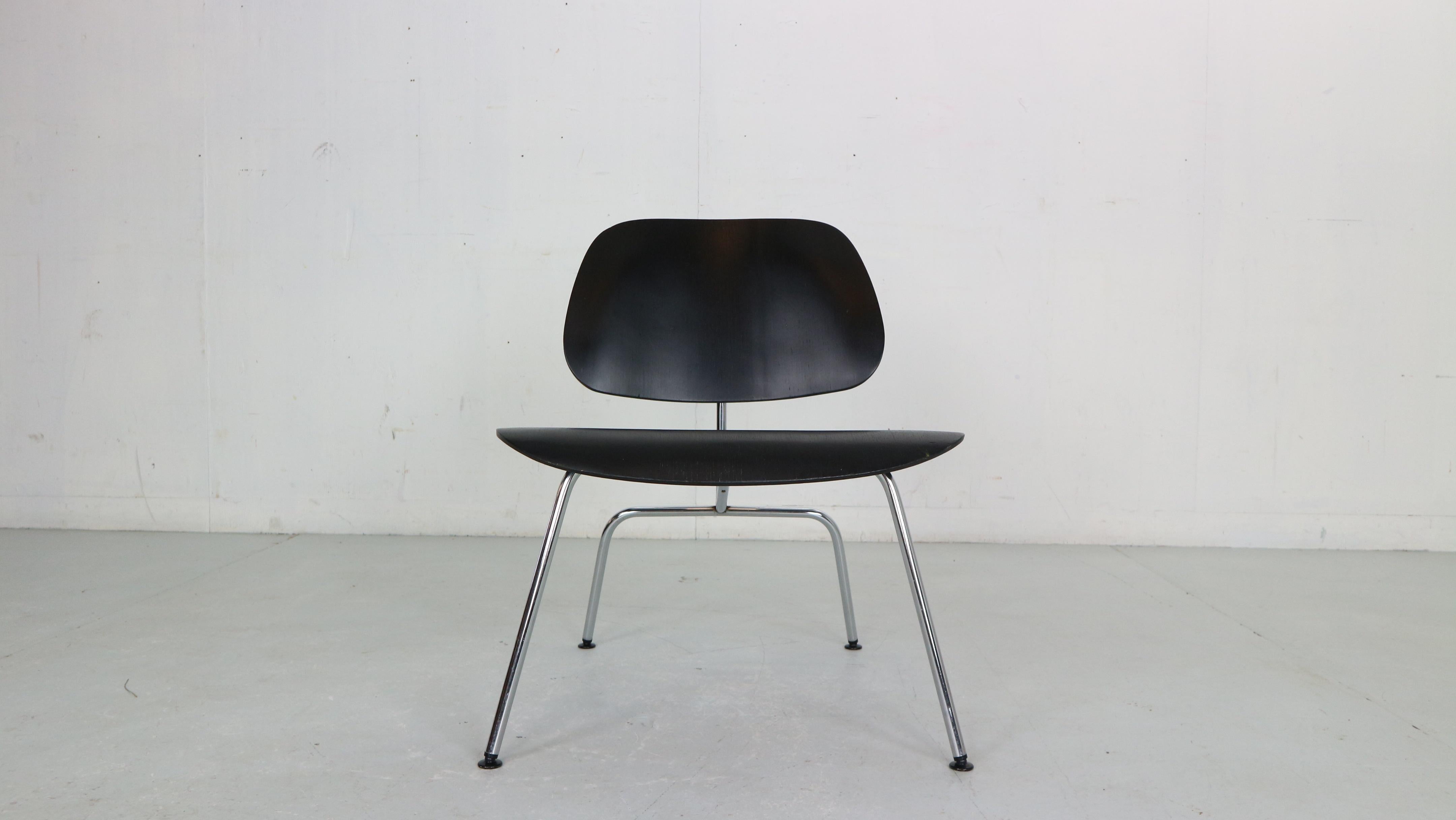Mid-Century Modern Early Production Ray & Charles Eames for Herman Miller Black 