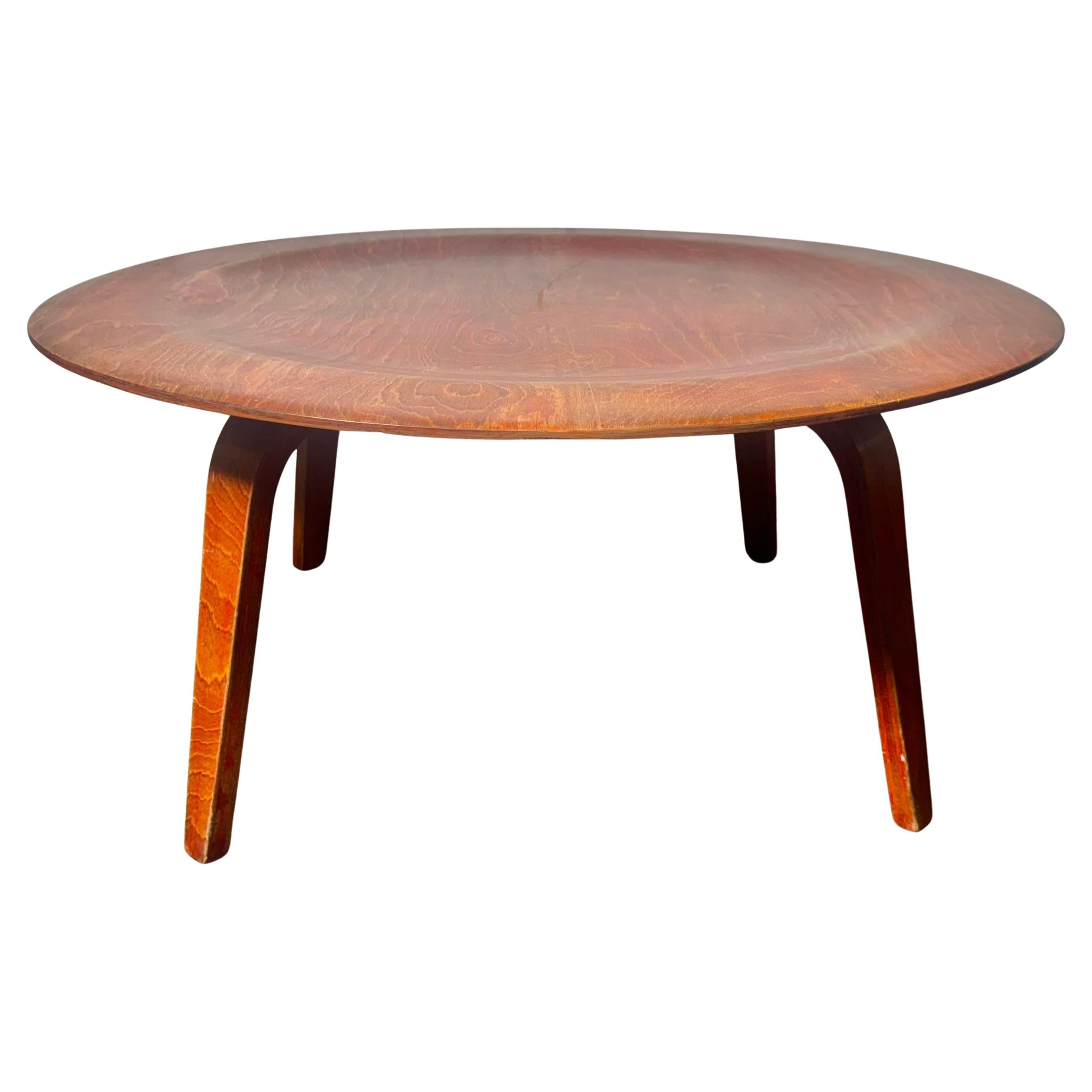 Early Production RED "CTW" Molded Plywood Coffee Table by Charles & Ray Eames For Sale