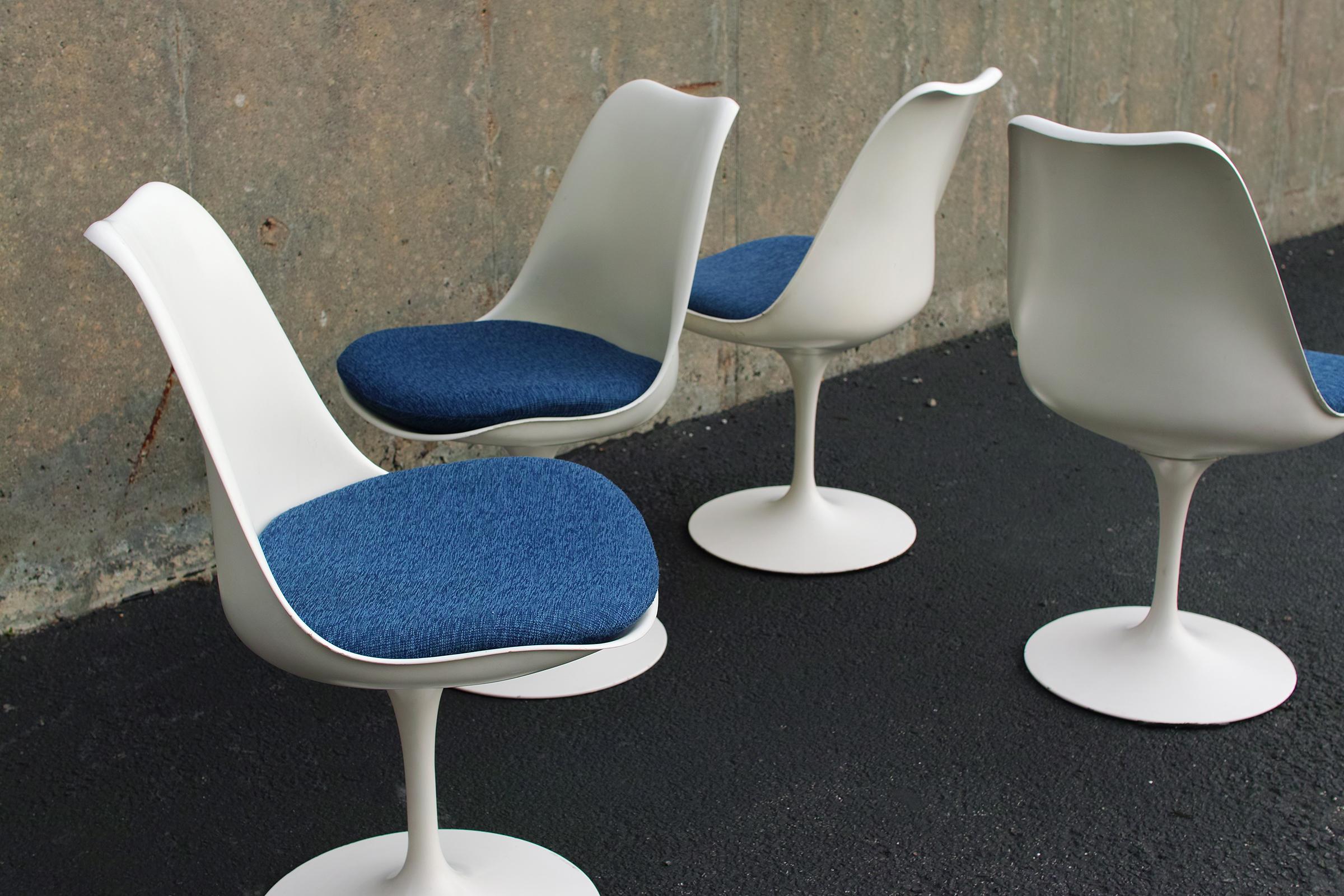 Mid-Century Modern Early Production Saarinen Tulip Dining Chairs