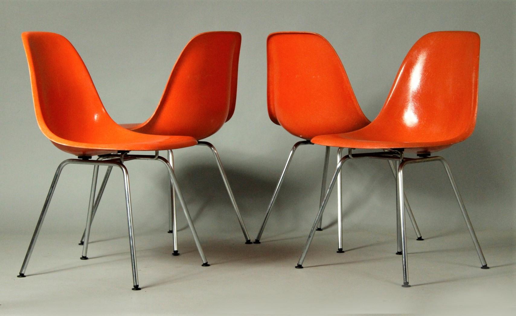 Chrome Early Production Set of 4 Fiberglass Chairs by Eames for Herman Miller, 1950s For Sale