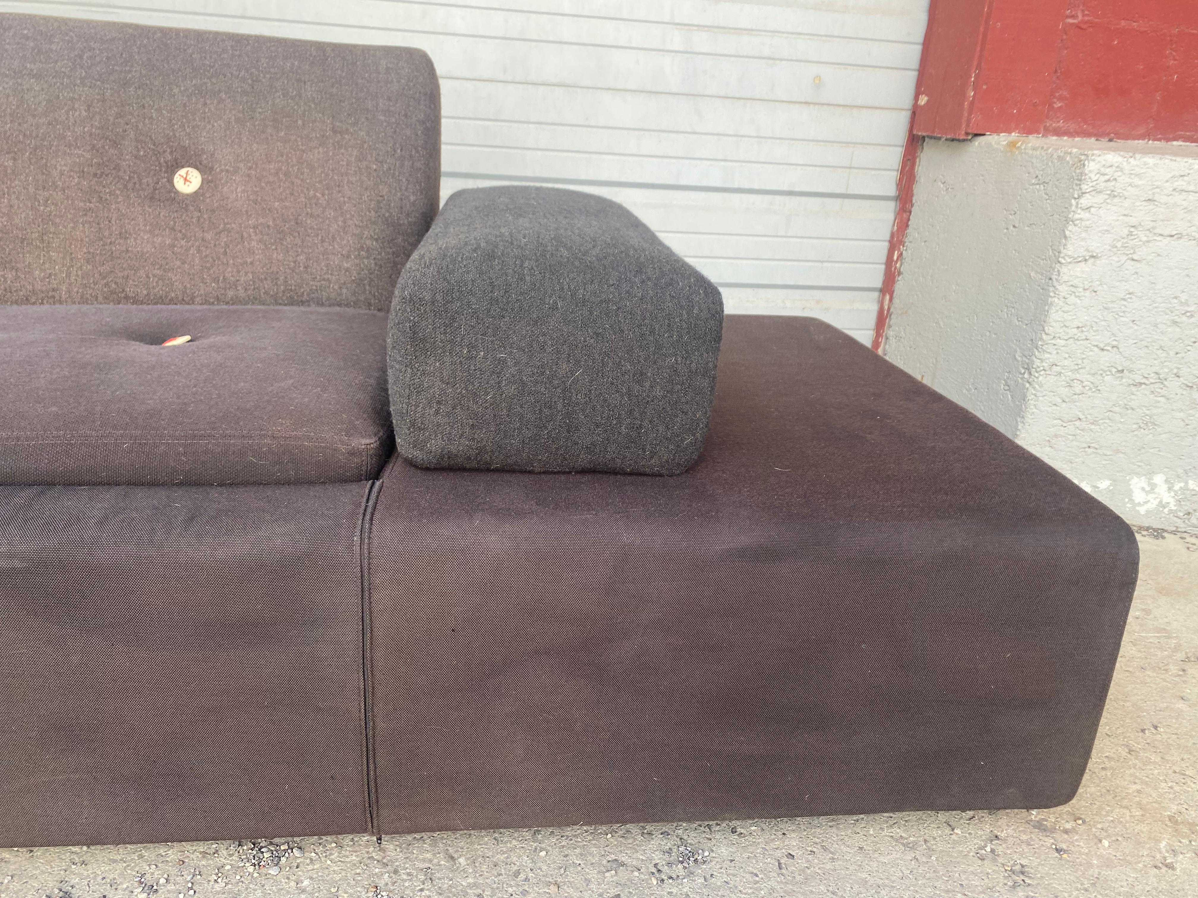 Early Production Vitra Polder Fabric Sofa Grey Two Tone Four-Seater Couch In Good Condition In Buffalo, NY