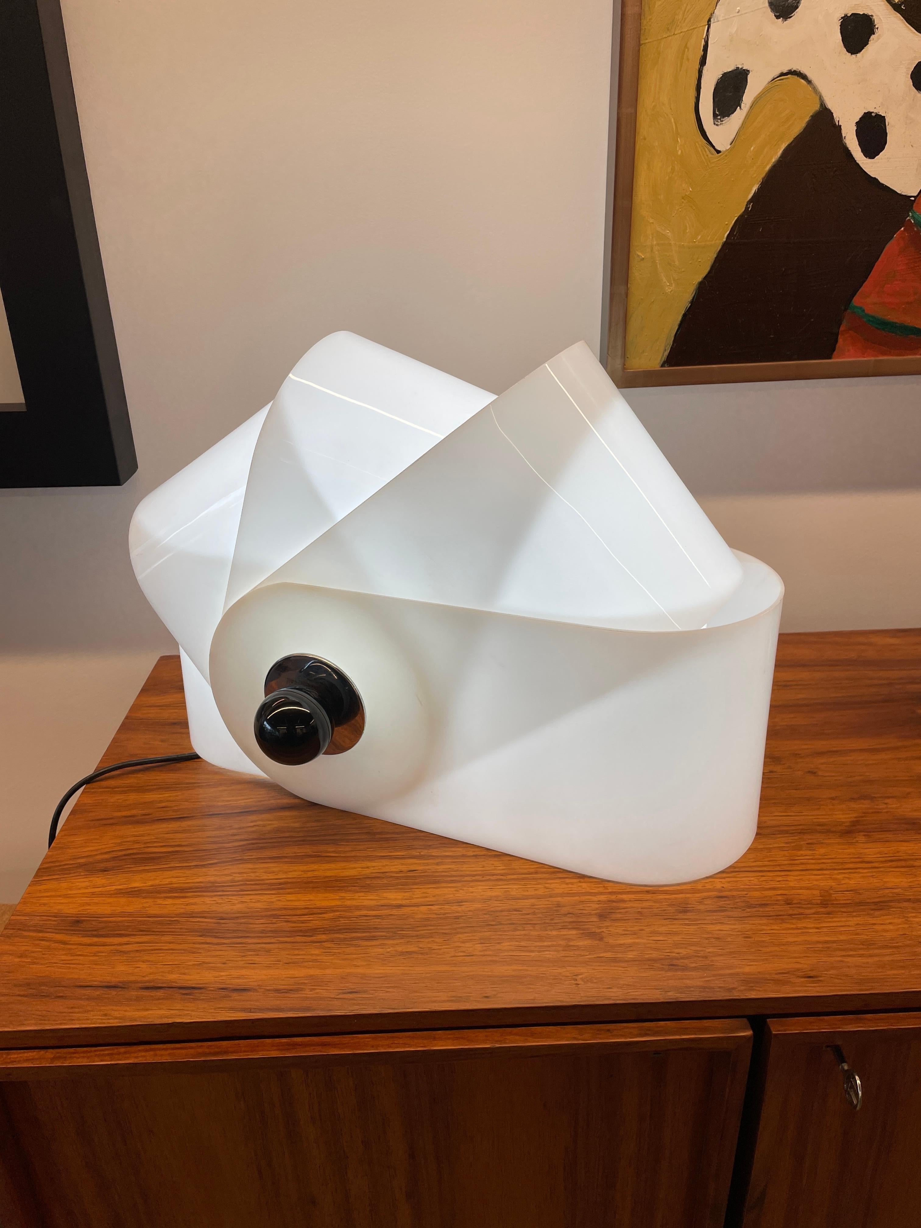 Mid-Century Modern Lampe de bureau blanche Modèle Gherpe de la première production par Superstudio pour Poltronova en vente