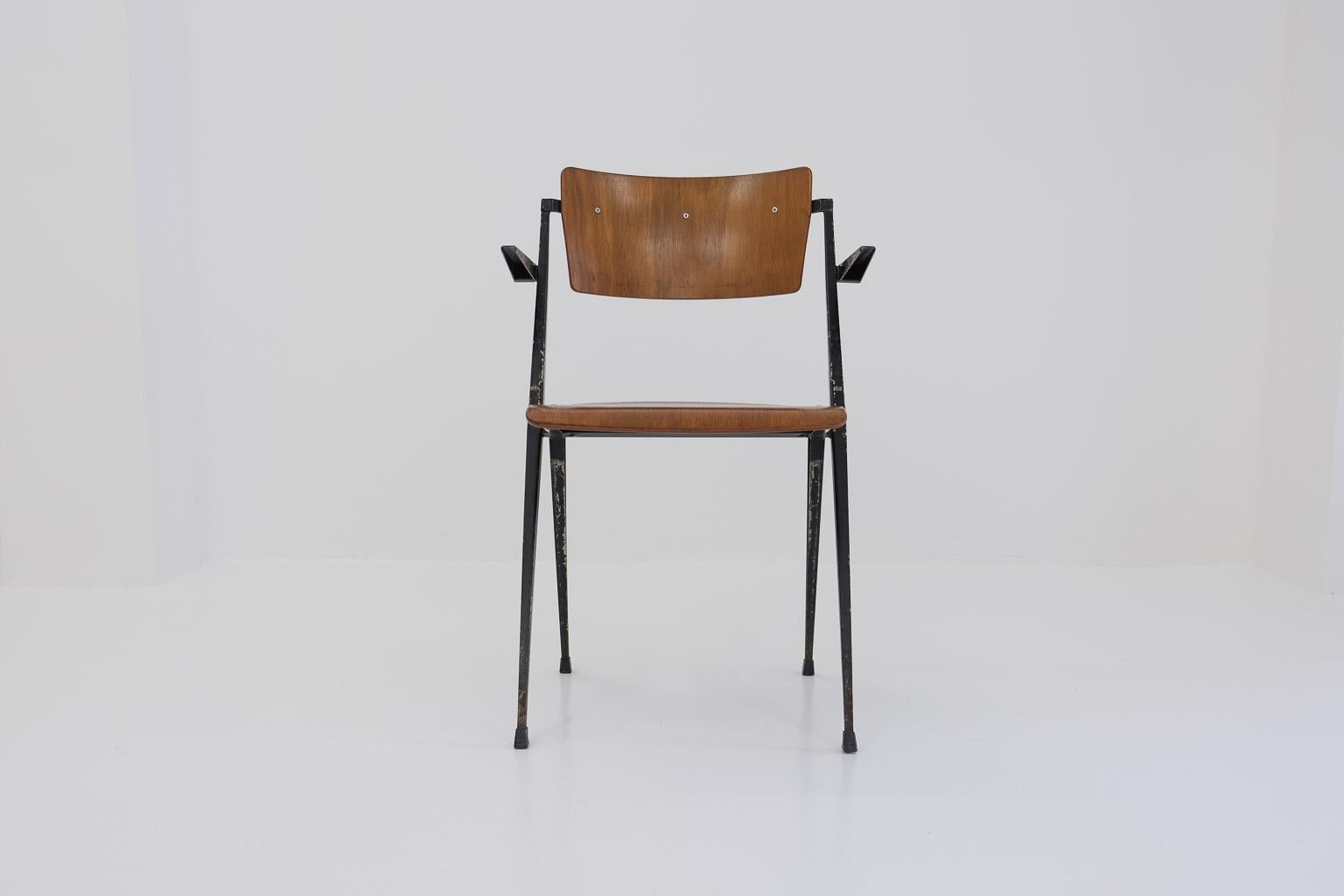 20th Century Early Pyramid Arm Chair by Wim Rietveld for Ahrend de Cirkel from Feb. 1964 For Sale