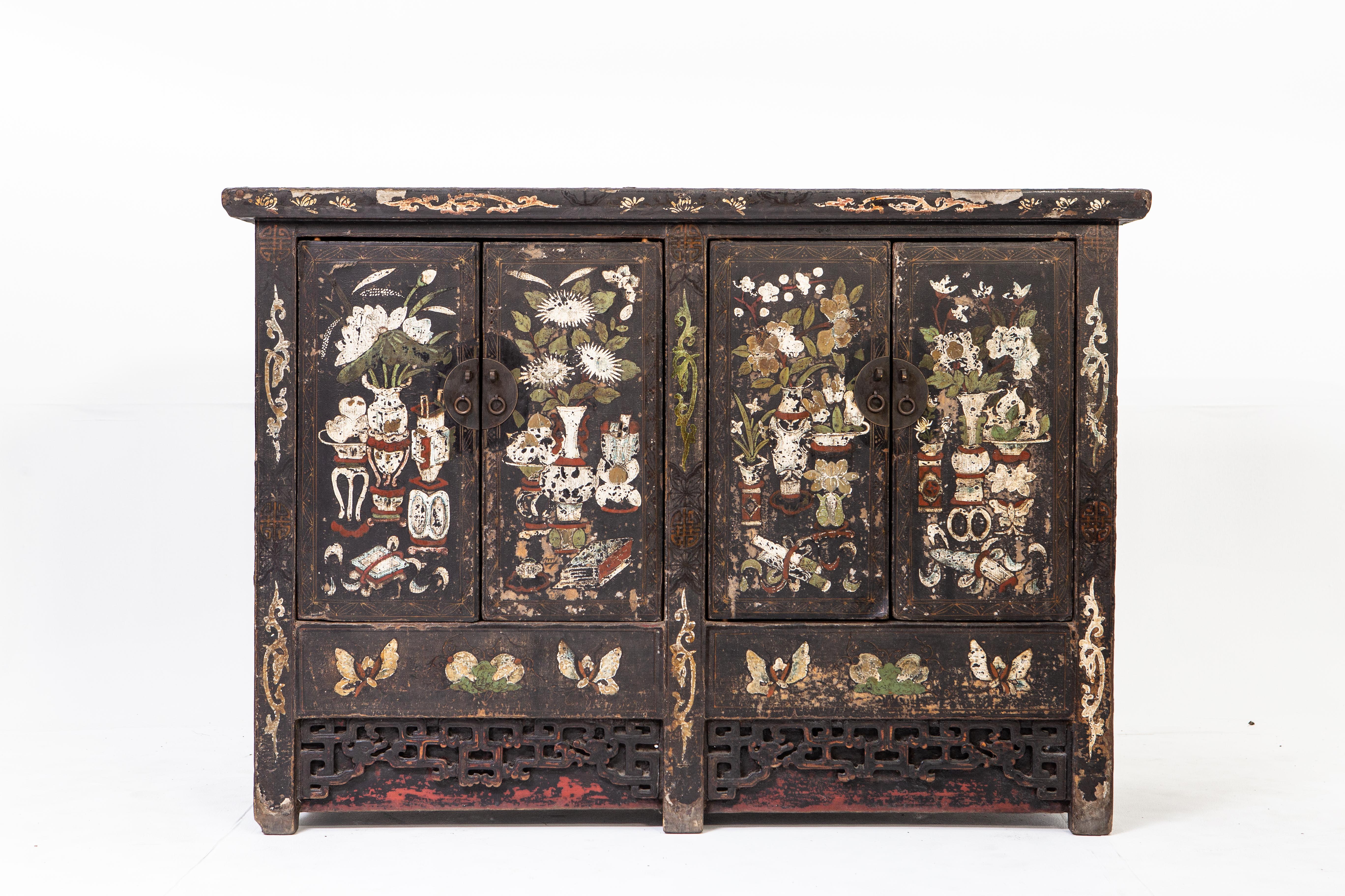 Early Qing Dynasty Painted Cabinet with Two Pairs of Doors 2