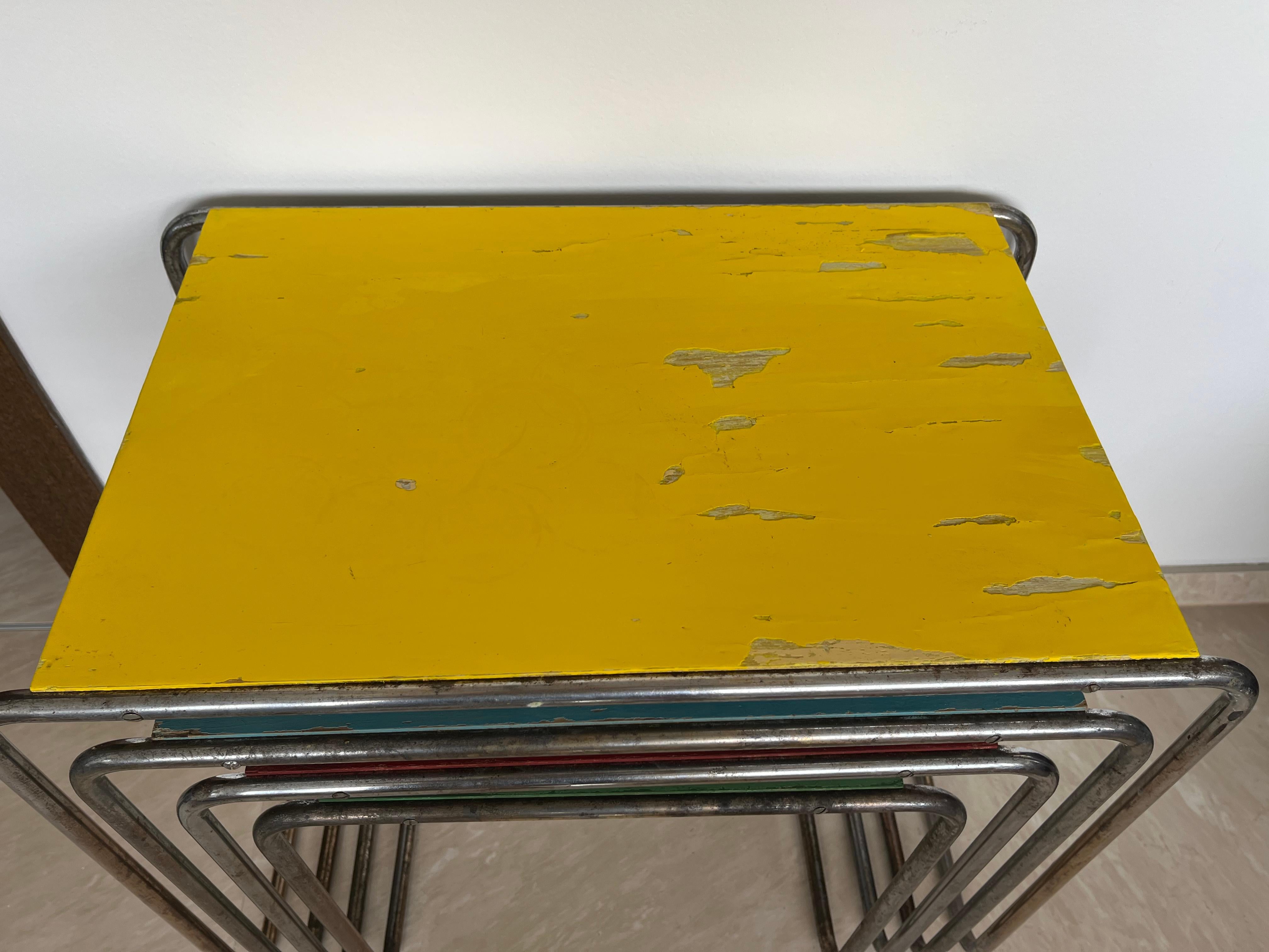 Czech Early Rare Bauhaus Colored Nesting Tables B9, Marcel Breuer/ Thonet License For Sale
