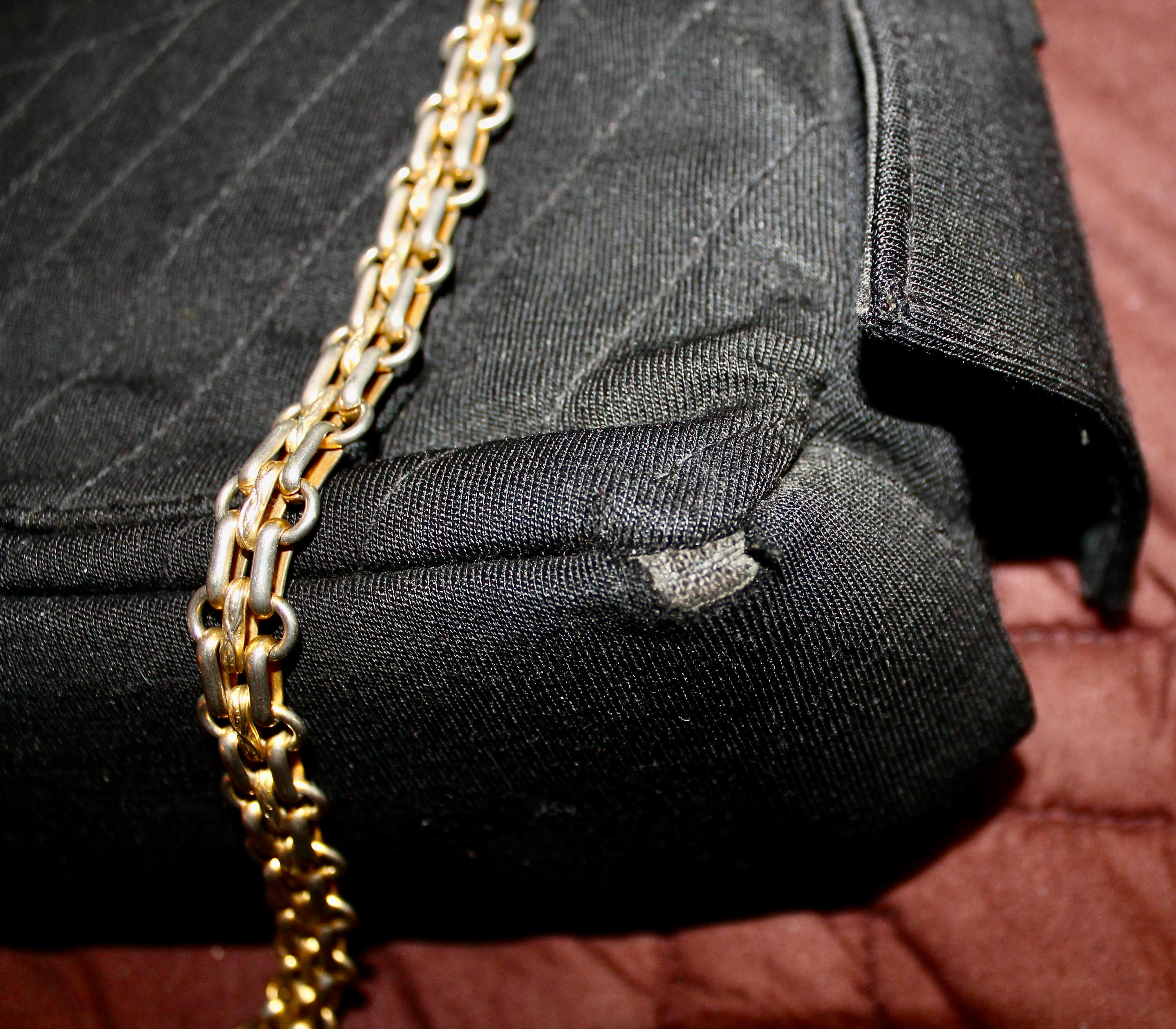 Frühe seltene Chanel Quilted Jersey Gold Link Chain Tasche im Angebot 2