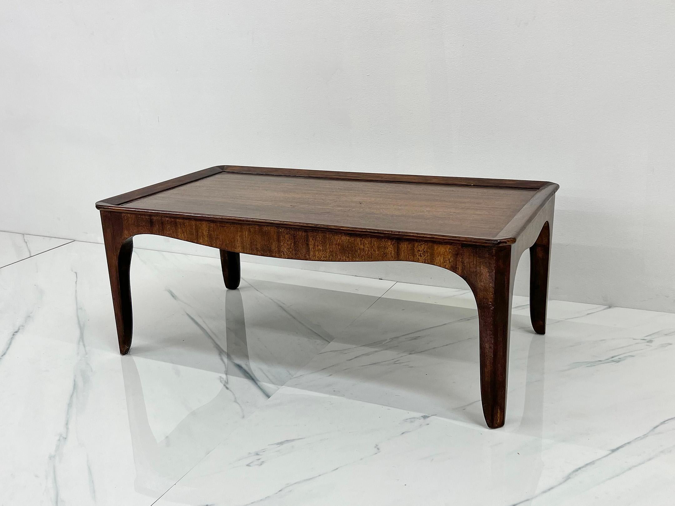 Early Rare Edward Wormley Mahogany Coffee Table, Dunbar Furniture, 1940's In Good Condition For Sale In Culver City, CA