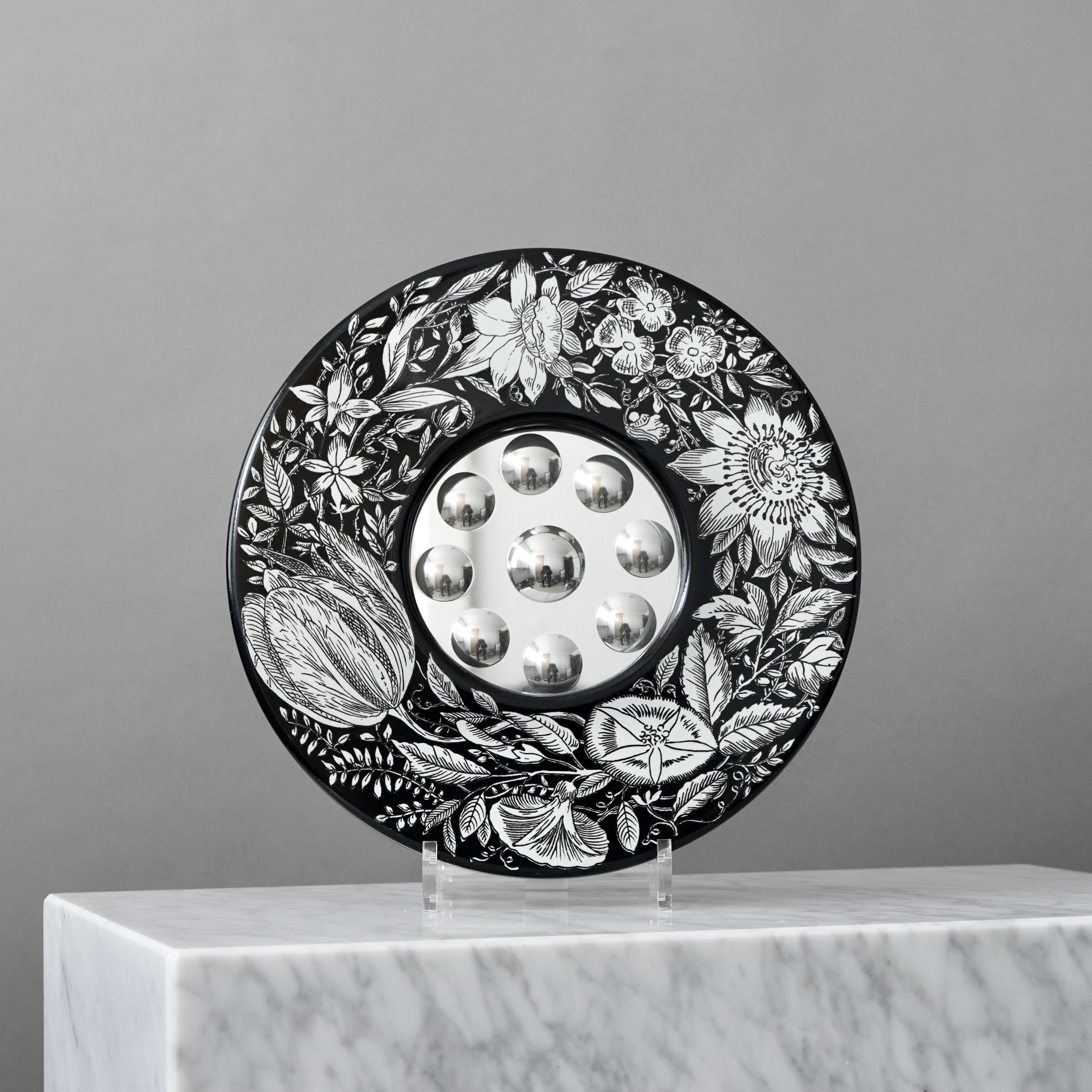 Italian Early Rare Piero Fornasetti 'Corona di fiori' Convex Optical Mirror, Italy 1950s For Sale