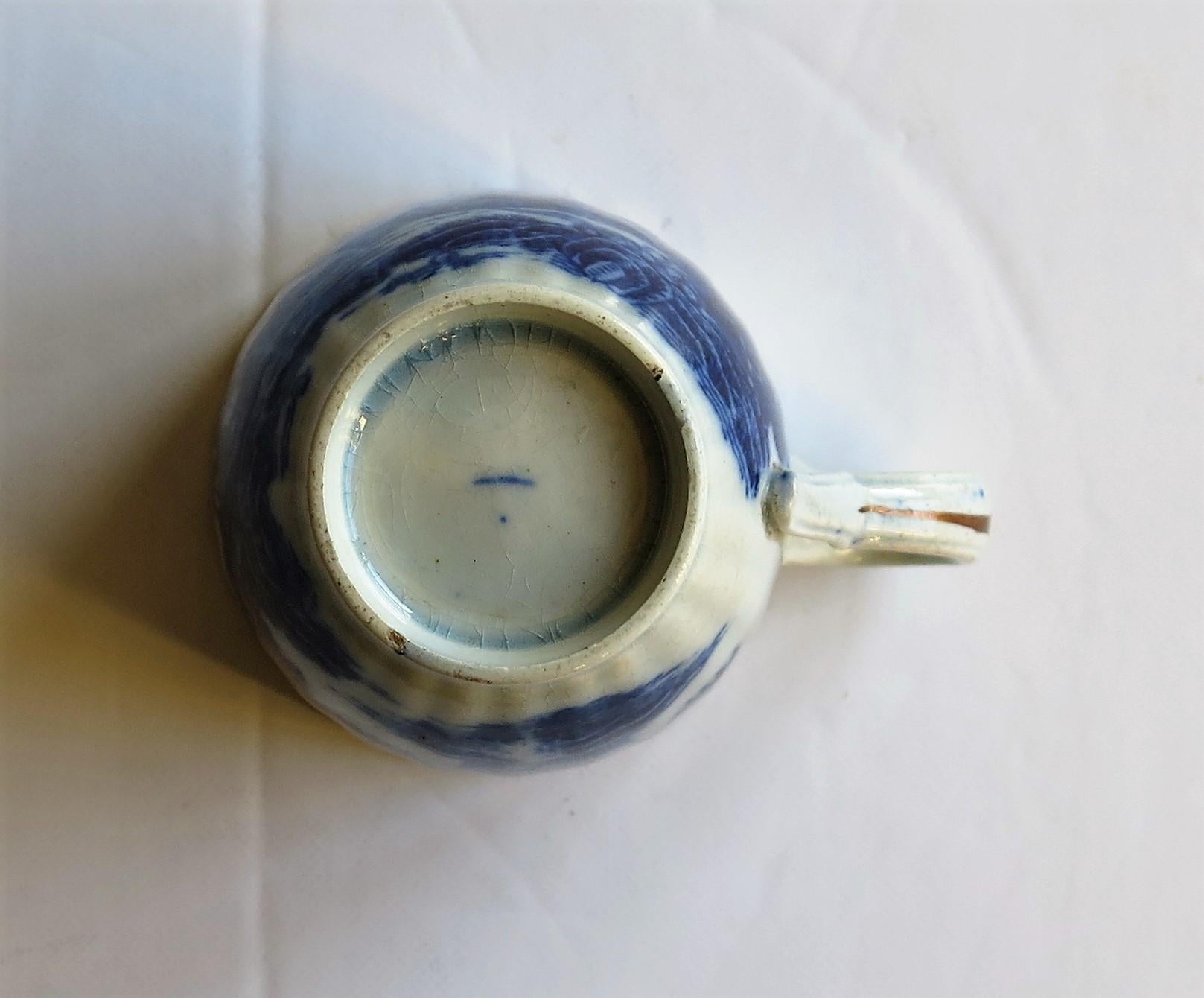 Tasse à café des débuts Bleu et Blanc garçon sur un Buffalo Ptn probablement Spode, vers 1790 en vente 12