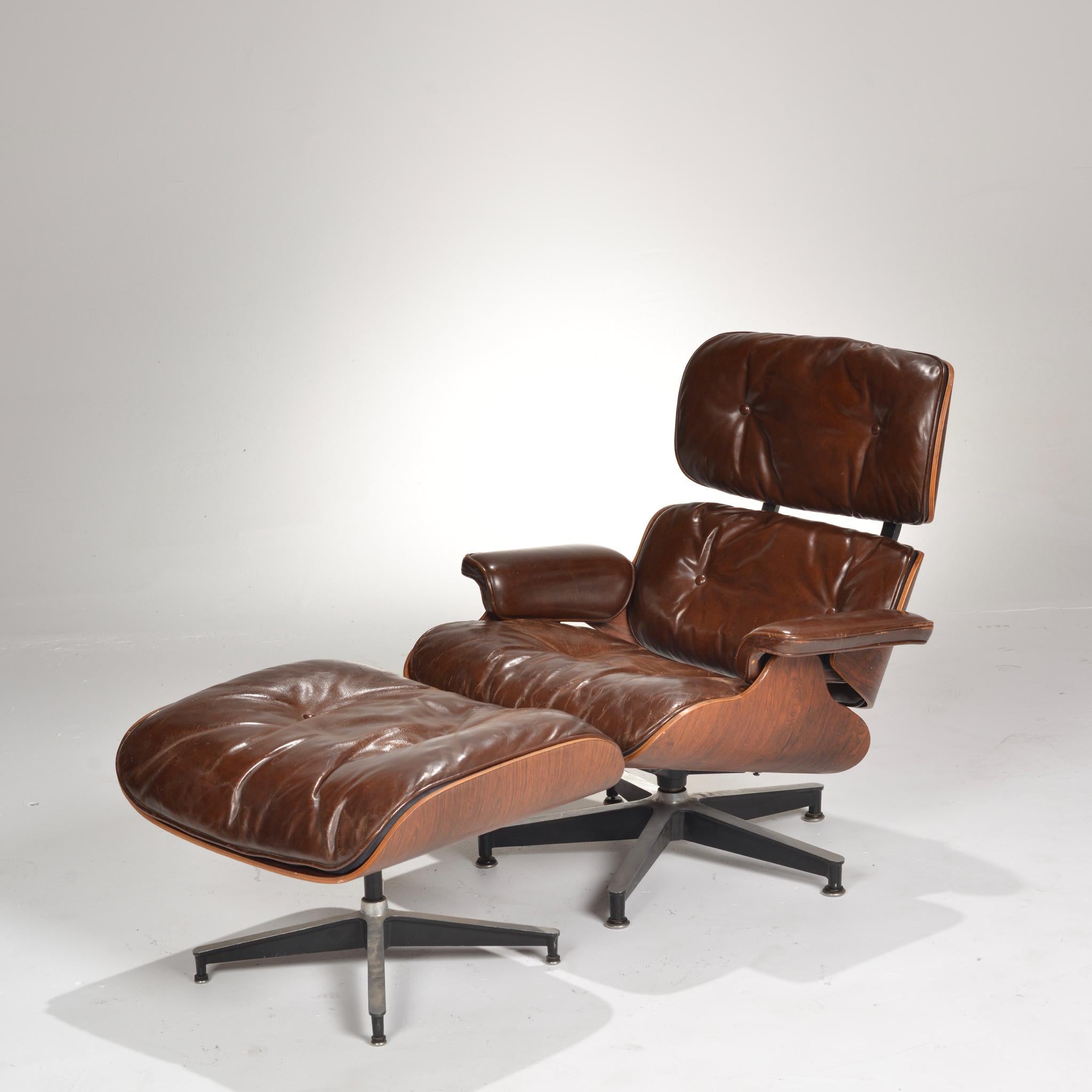 Mid-Century Modern Early Ray & Charles Eames for Herman Miller Lounge Chair and Ottoman in Rosewood