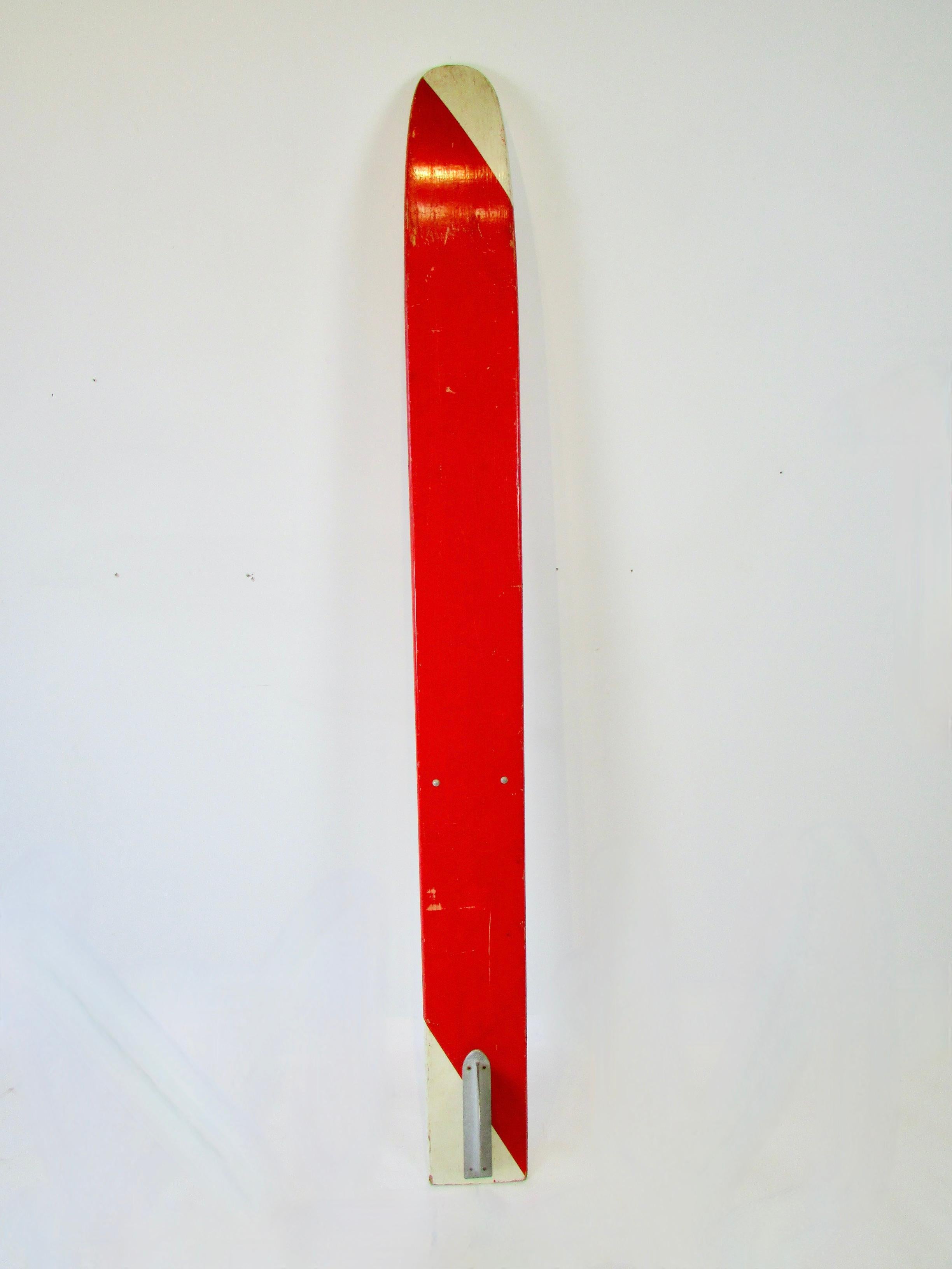 Early Red and White Bruce Parker Atlantic Pacific Slalom Water Ski Brooklyn NY In Good Condition In Ferndale, MI