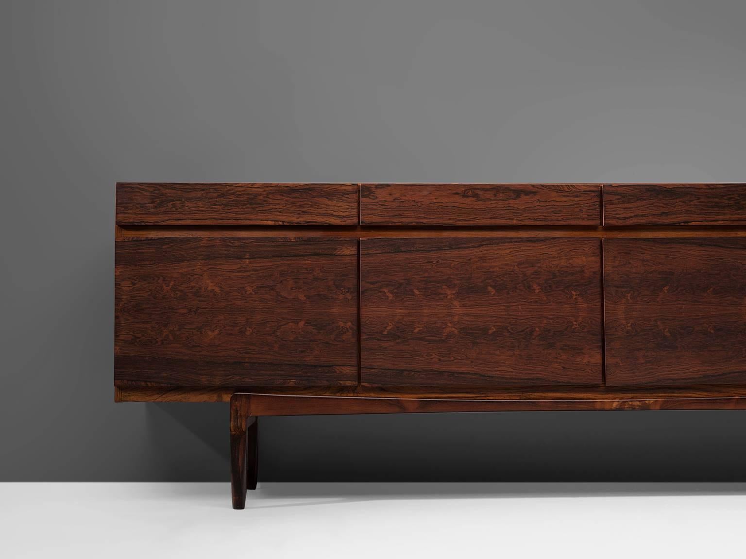 Early Refinished Ib Kofod-Larsen Bookmatched Credenza in Rosewood In Good Condition In Waalwijk, NL