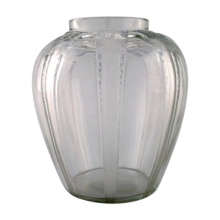 Early René Lalique, "Cariatides" Vase in Art Glass with Naked Women