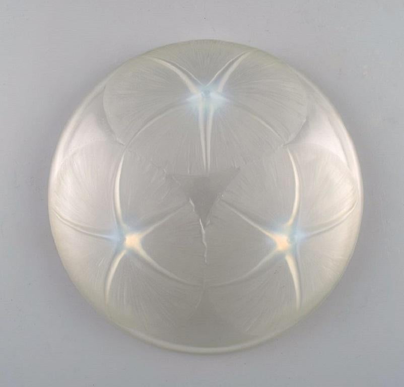 Early René Lalique Volubilis Bowl in Clear and Frosted Mouth Blown Art Glass For Sale 1