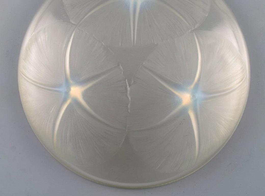 Early René Lalique Volubilis Bowl in Clear and Frosted Mouth Blown Art Glass For Sale 2