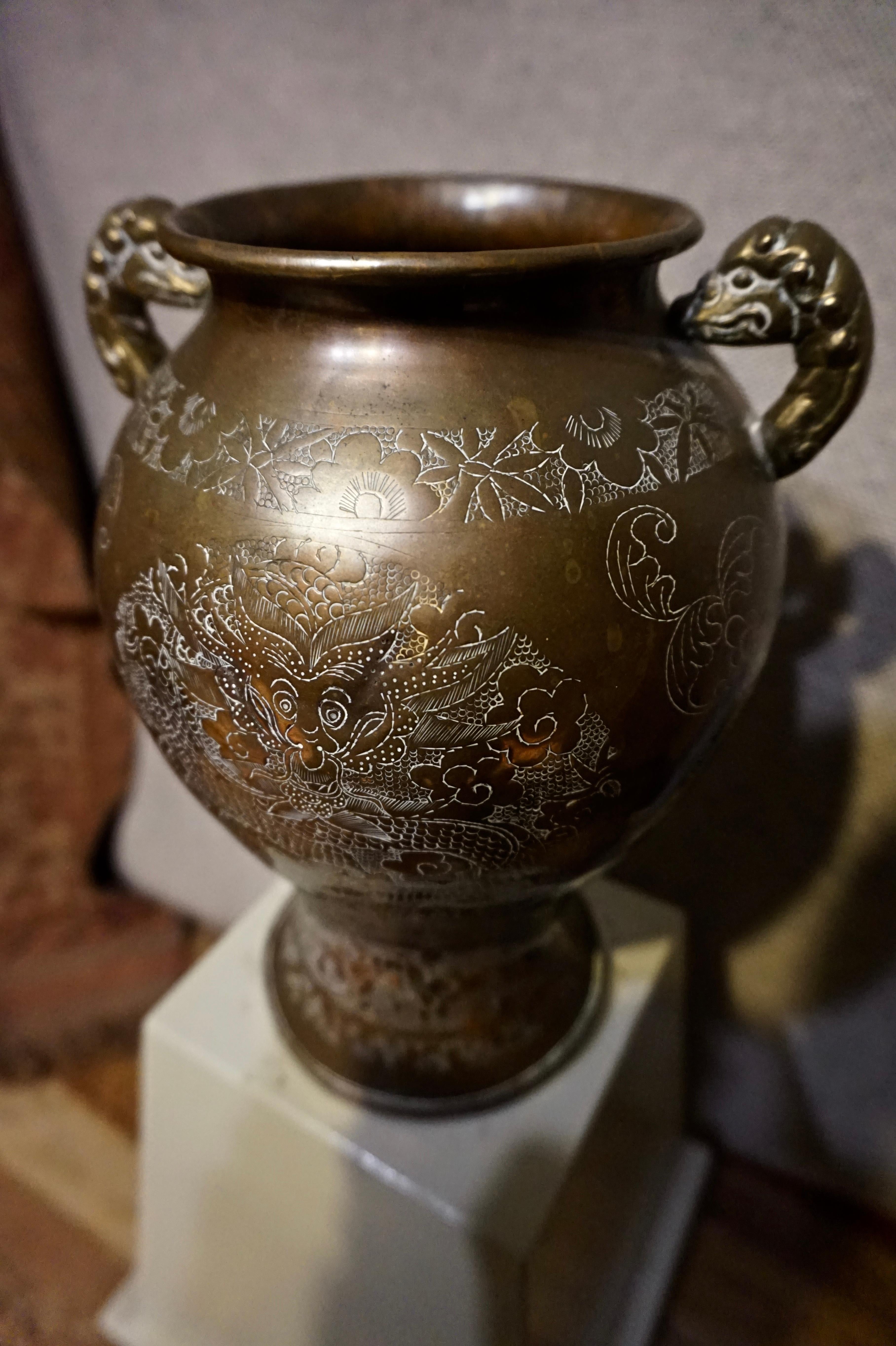 Early Republic Chinese Export Hand Engraved Bronze Vase Dragons In Good Condition In Vancouver, British Columbia