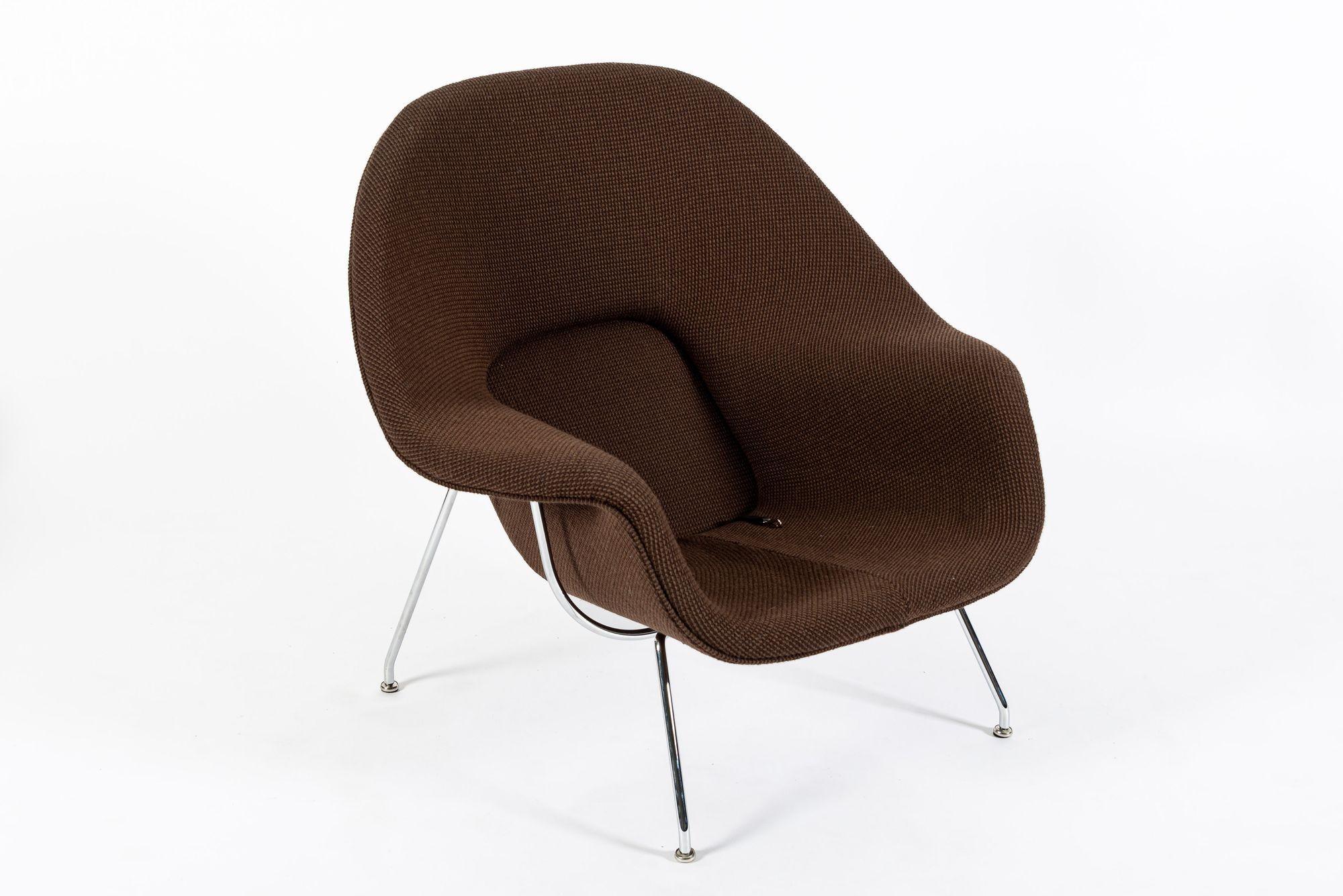 Chaise longue Womb brune du milieu du siècle restaurée par Saarinen pour Knoll en vente 8