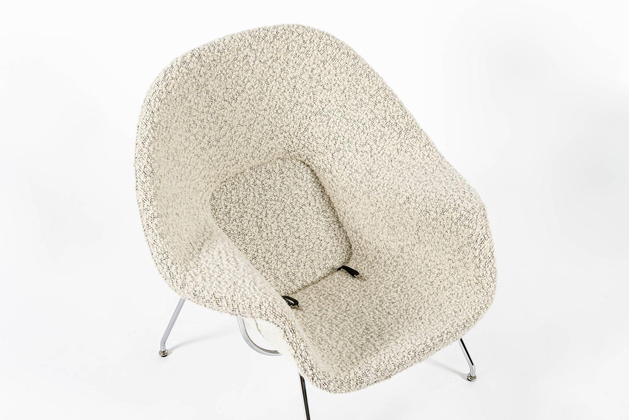 Chaise Womb en laine ivoire du milieu du siècle restaurée par Saarinen pour Knoll Multiples en vente 9