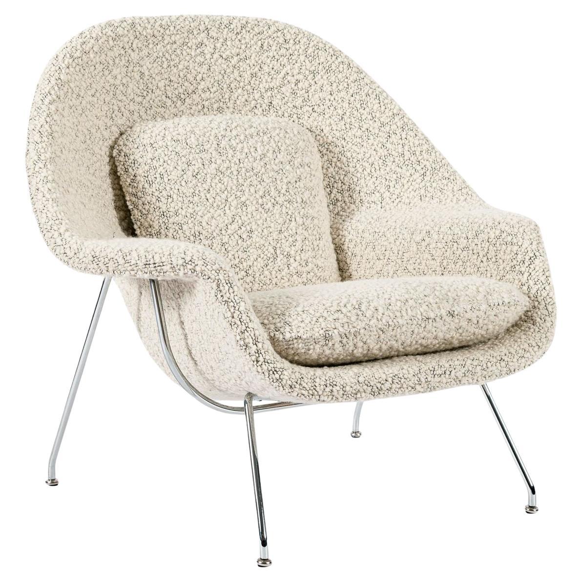 Chaise Womb en laine ivoire du milieu du siècle restaurée par Saarinen pour Knoll Multiples