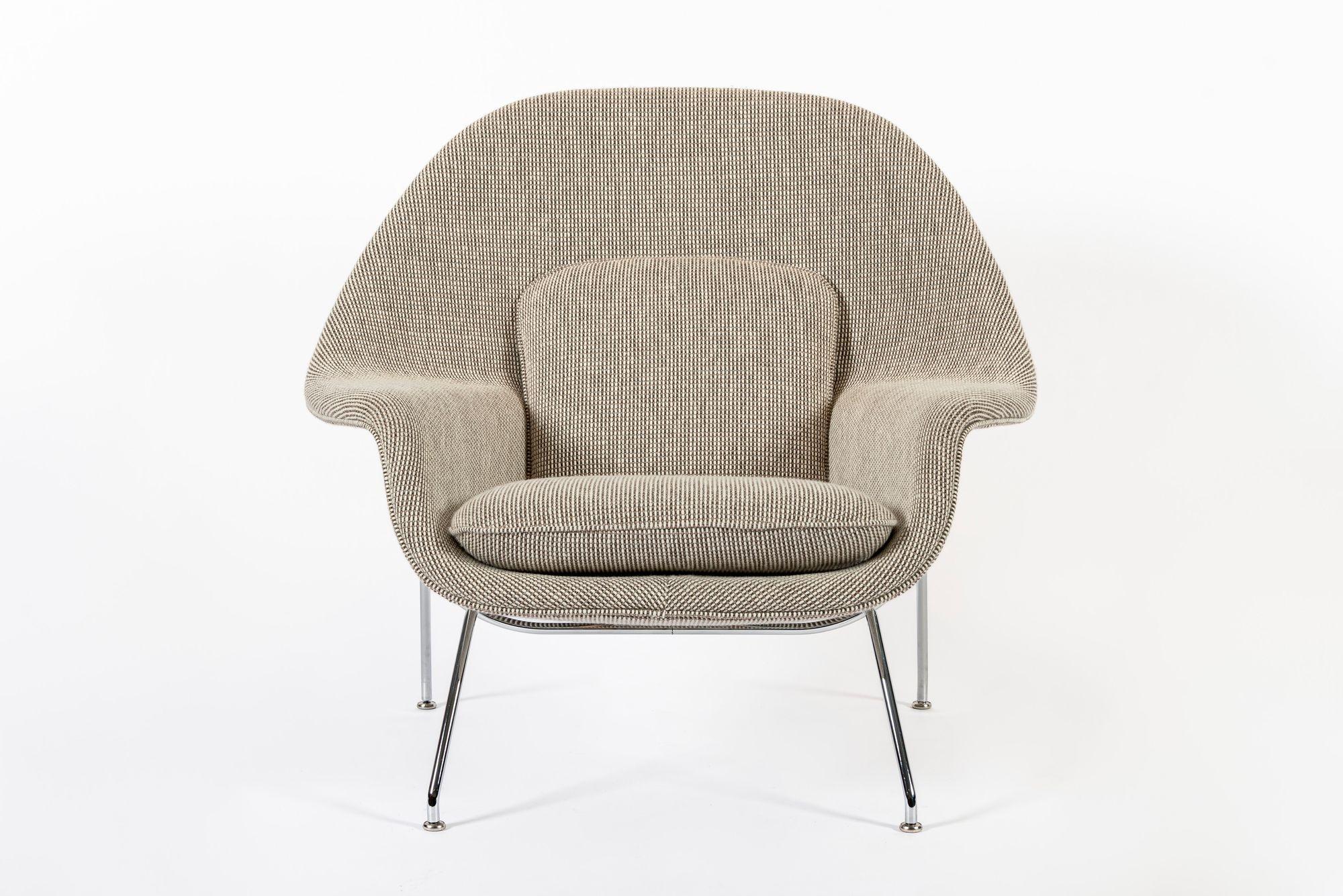 Note : Nous avons une collection de chaises et de causeuses Can en cours de restauration et pouvons proposer ces pièces en plusieurs exemplaires et avec des options de tapisserie personnalisées. N'hésitez pas à nous contacter pour de plus amples