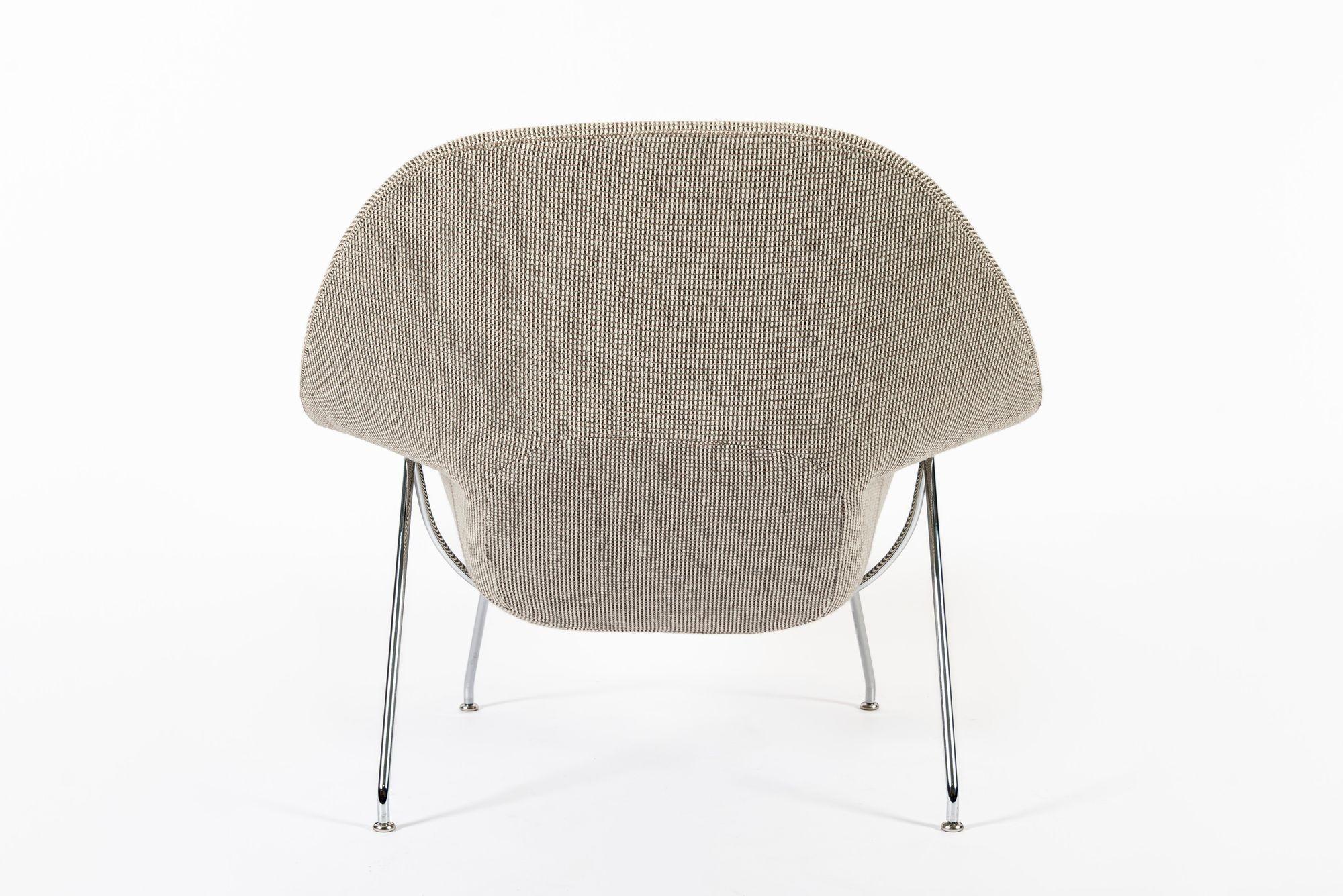 Milieu du XXe siècle Chaise longue Tan Womb du milieu du siècle, restaurée, par Saarinen pour Knoll en vente