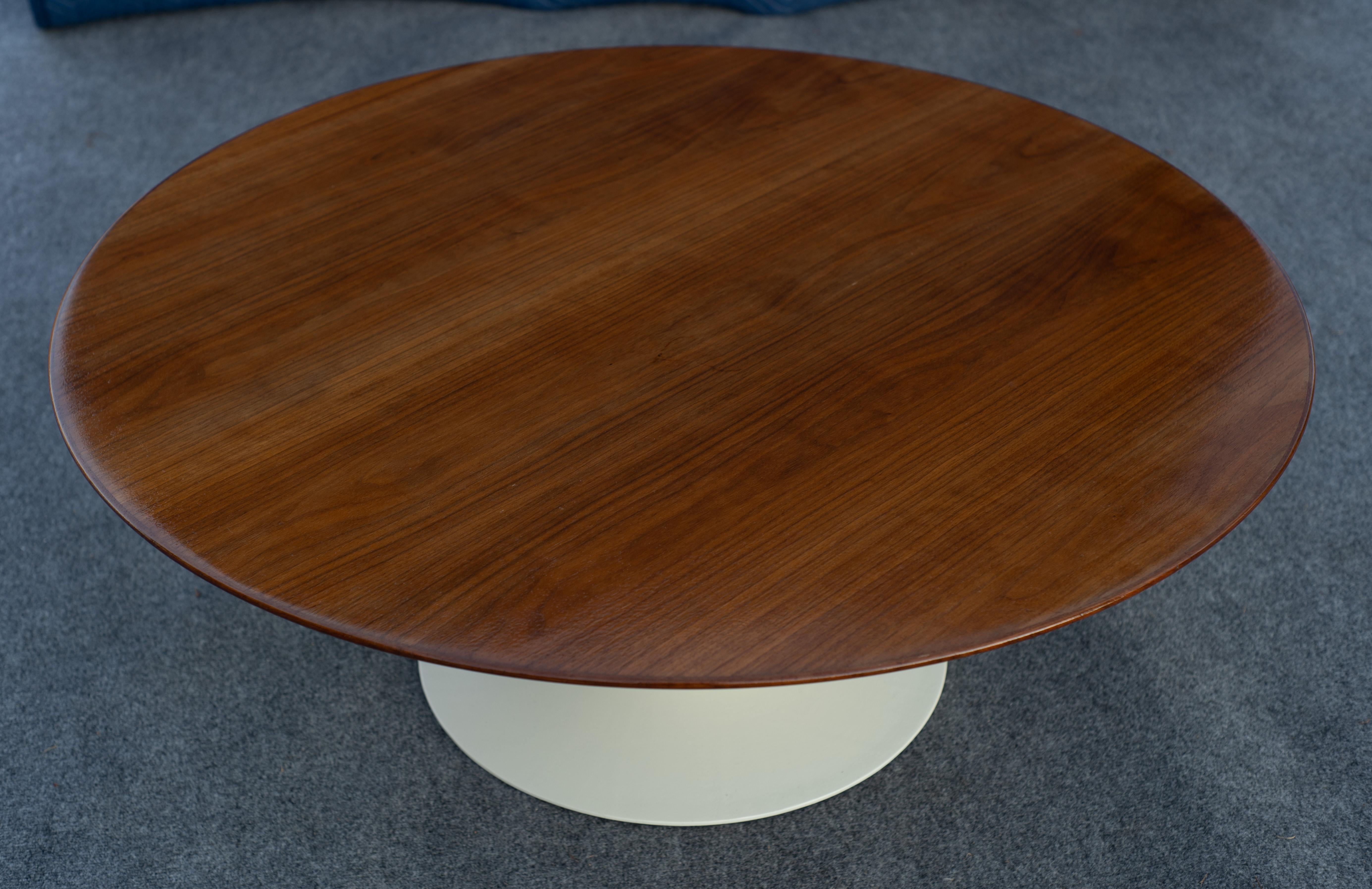Früh restaurierter Saarinen Knoll 42