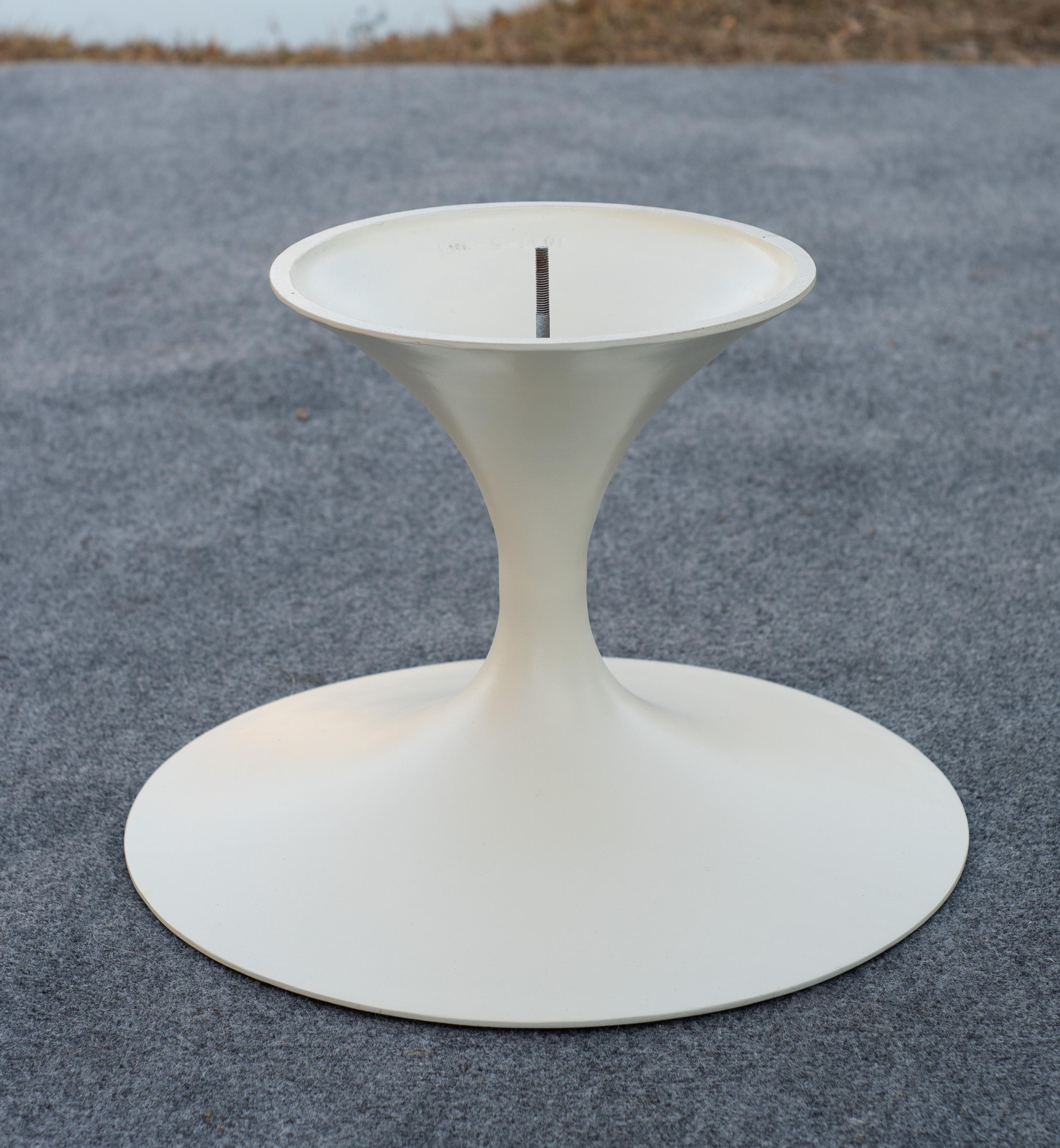 Früh restaurierter Saarinen Knoll 42