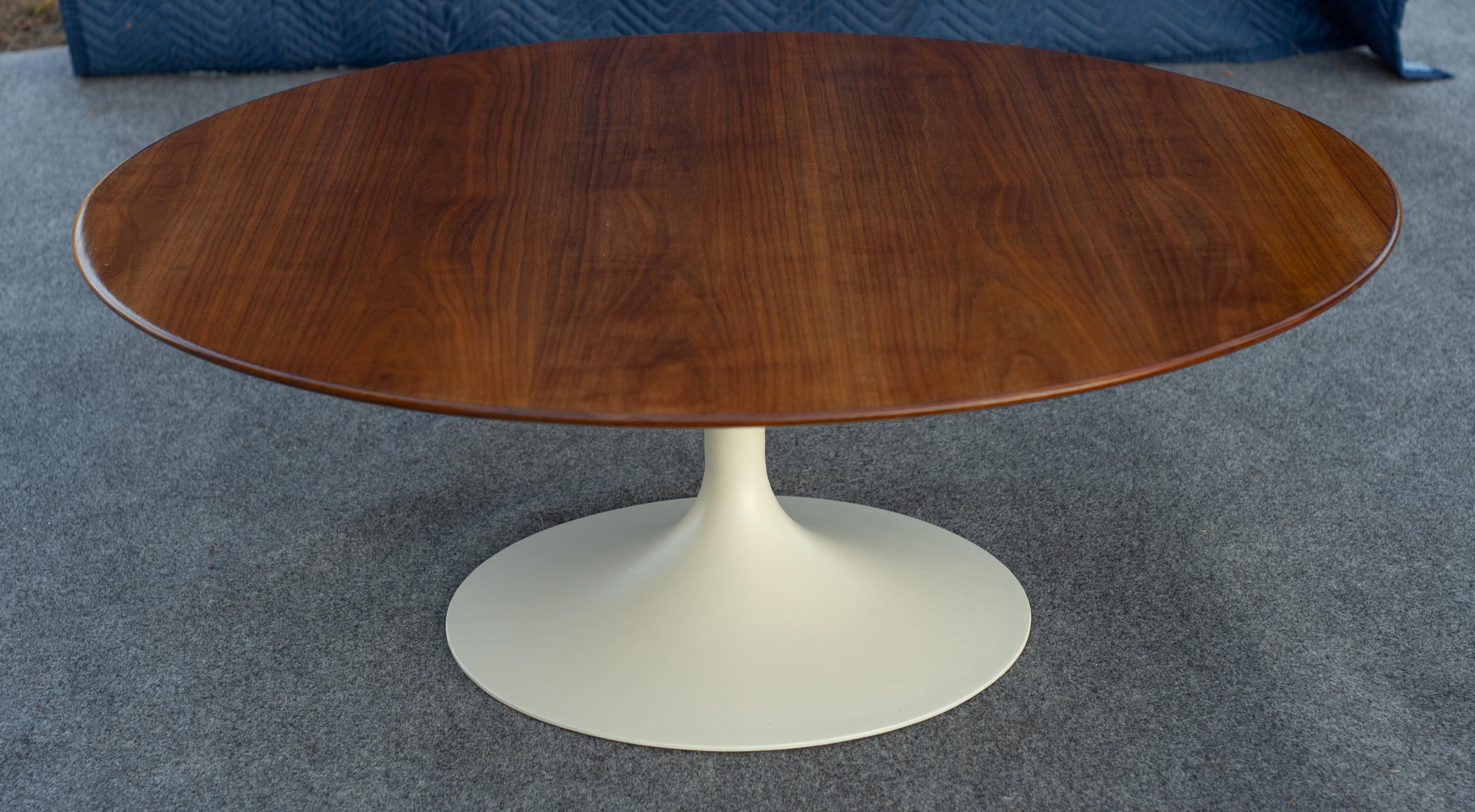 Früh restaurierter Saarinen Knoll 42