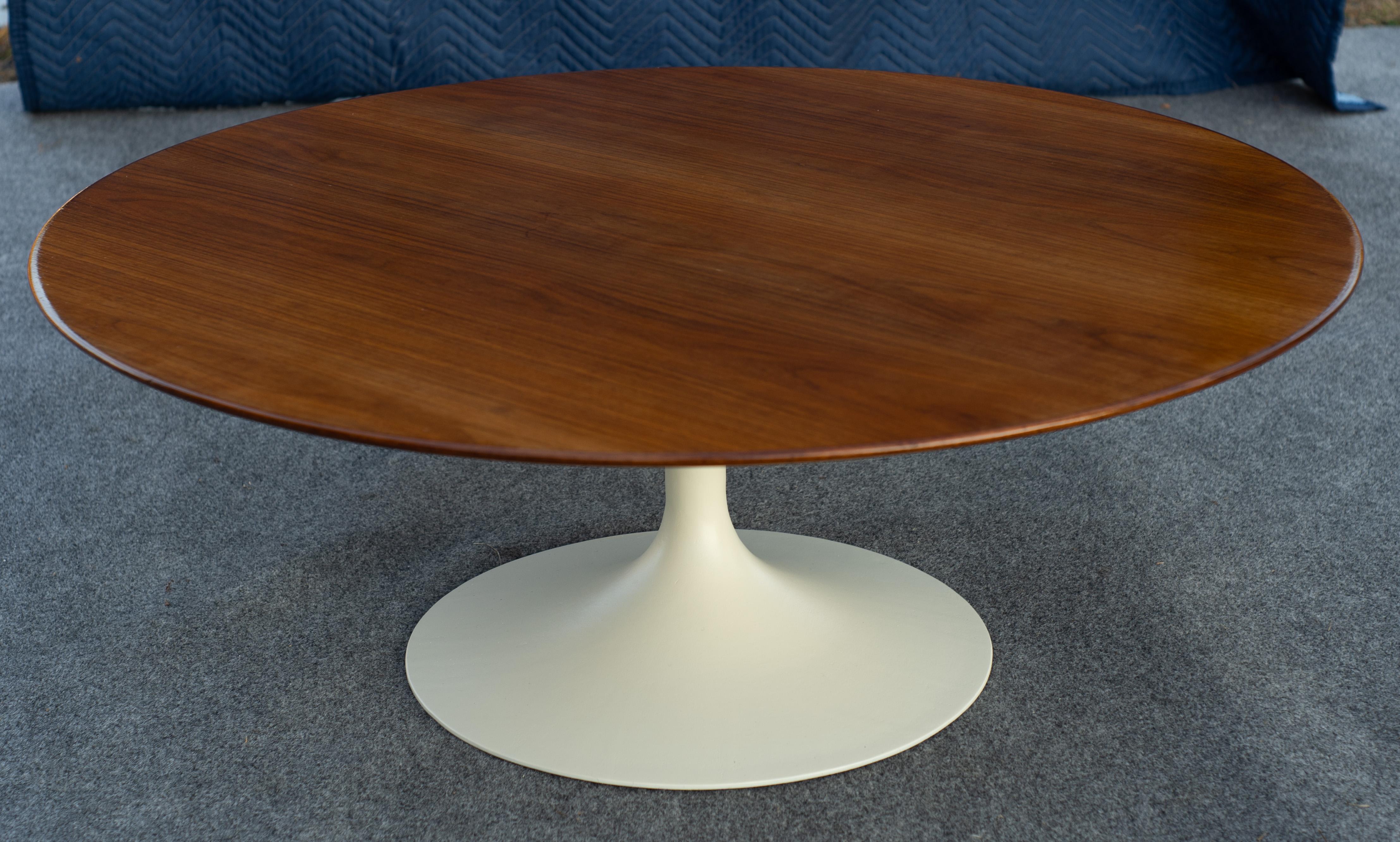 Früh restaurierter Saarinen Knoll 42