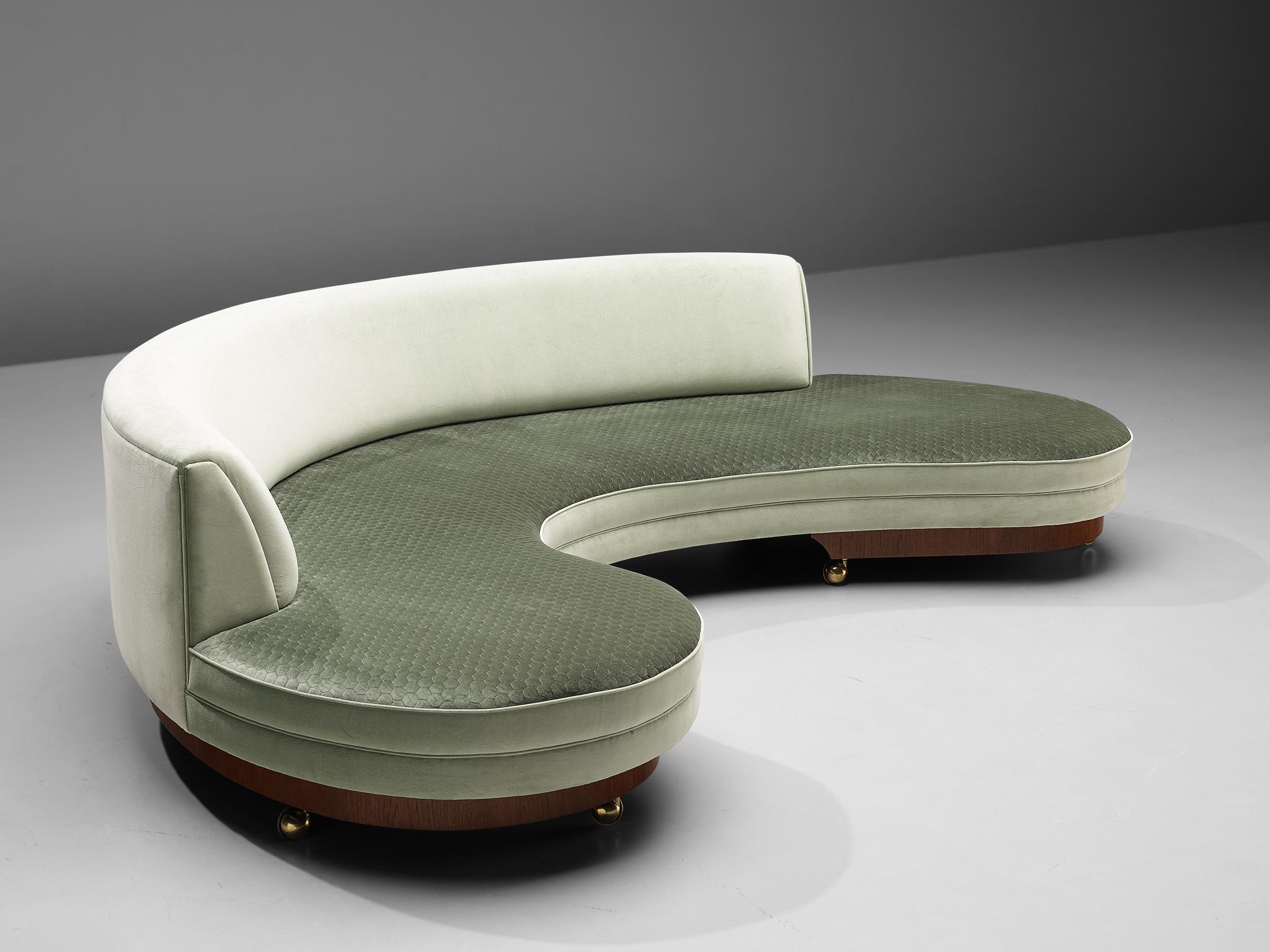 Vladimir Kagan, sofa model ‘Serpentine’, upholstery, teak, metal, United States, design 1950s

Beautiful Vladimir Kagan sofa in soft green upholstery that embraces the sensuous curves. Due to the organic shape and the absence of strict angles, the