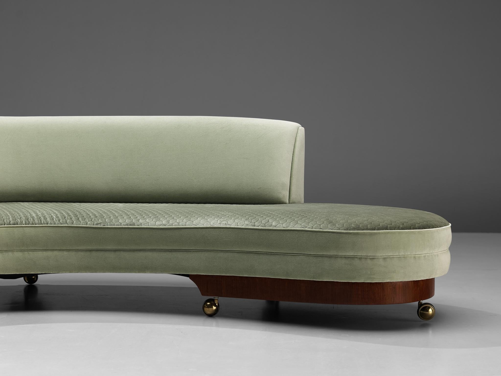 Early Reupholstered Vladimir Kagan 'Serpentine' Sofa In Good Condition In Waalwijk, NL