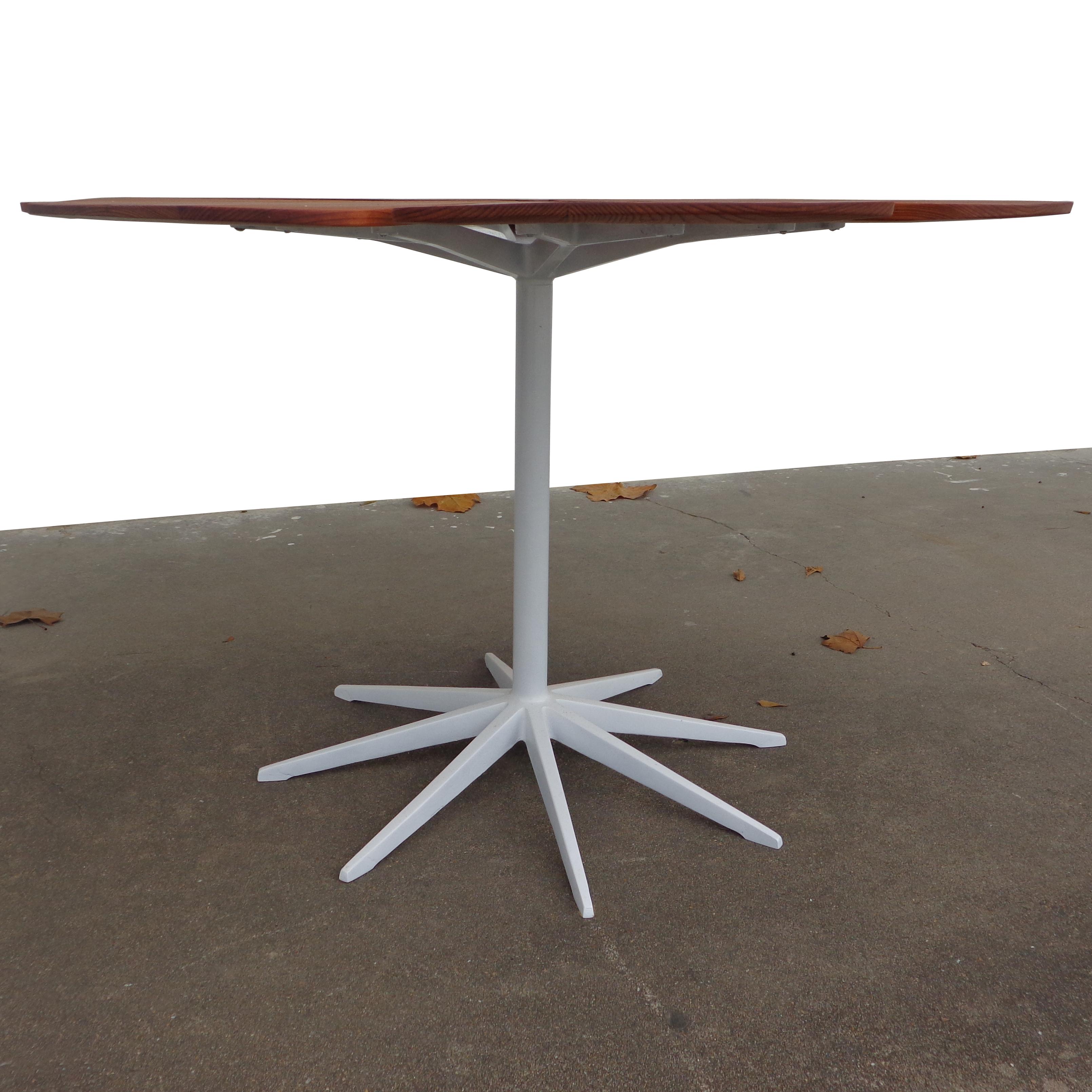 North American Early Richard Schultz 43 inch  Redwood Petal Dining Table need to realign petals For Sale