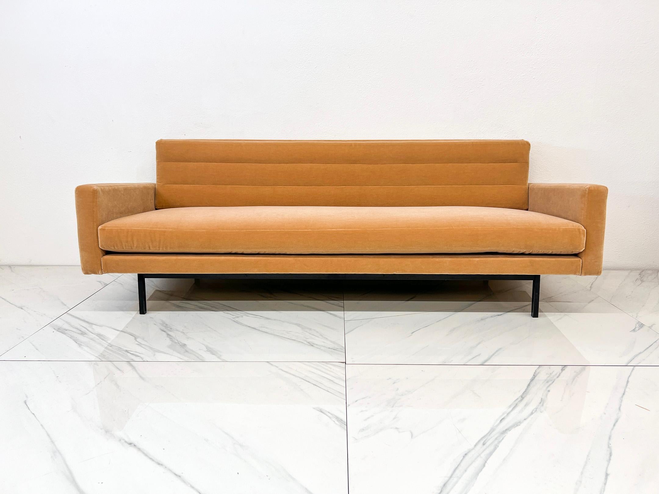 Sofá / Sofá cama Richard Schultz en mohair, Modelo 704, Knoll, Años 50 mediados del siglo XX en venta