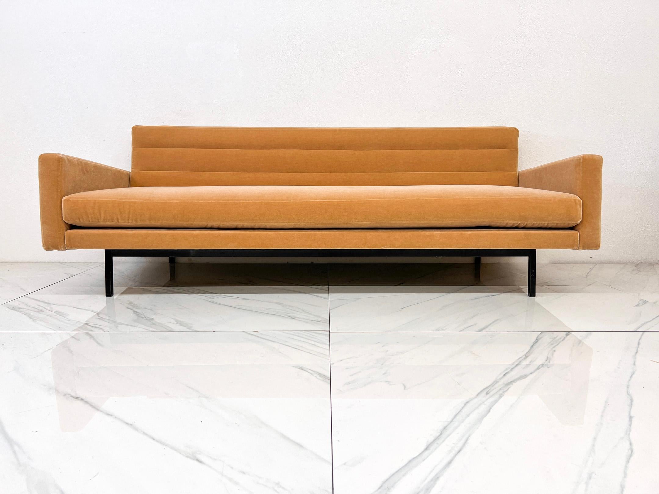 Sofá / Sofá cama Richard Schultz en mohair, Modelo 704, Knoll, Años 50 Metal en venta
