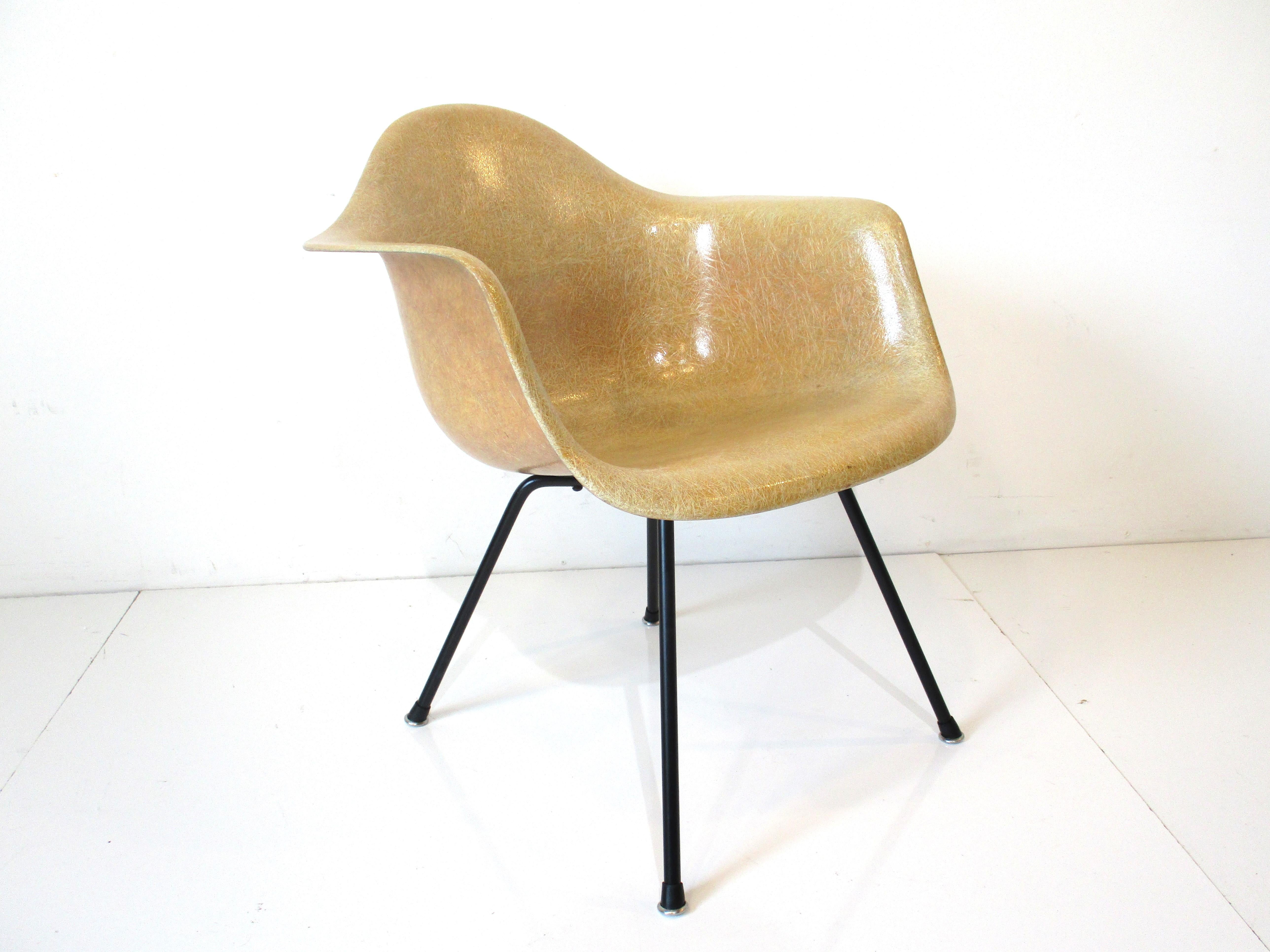 Early Rope Edge Eames Lounge Chair for Herman Miller For Sale 6