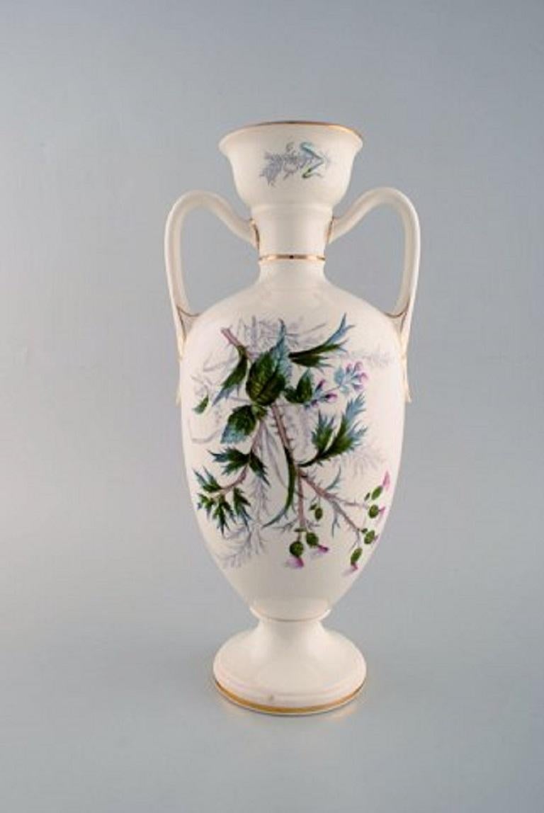 Early Rörstrand vase in faience with floral motifs, circa 1920.
Measures: 34.5 x 16 cm.
In very good condition.
Stamped.