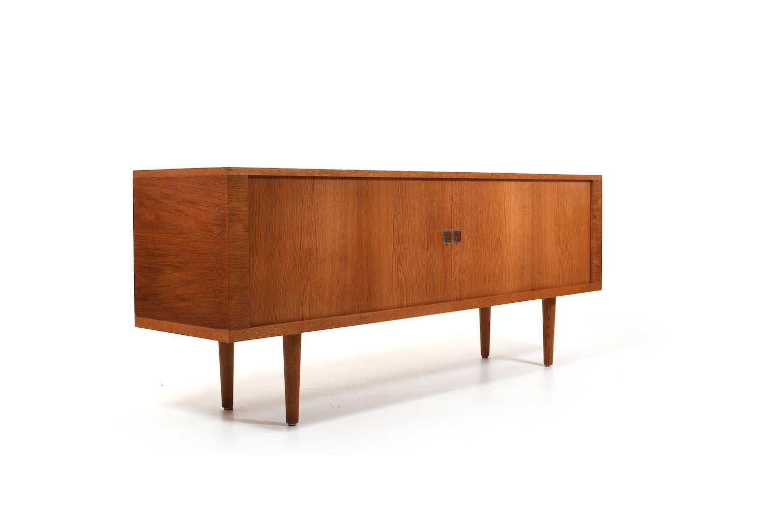 Early RY25 Sideboard by Hans J. Wegner for Ry Møbler For Sale 4