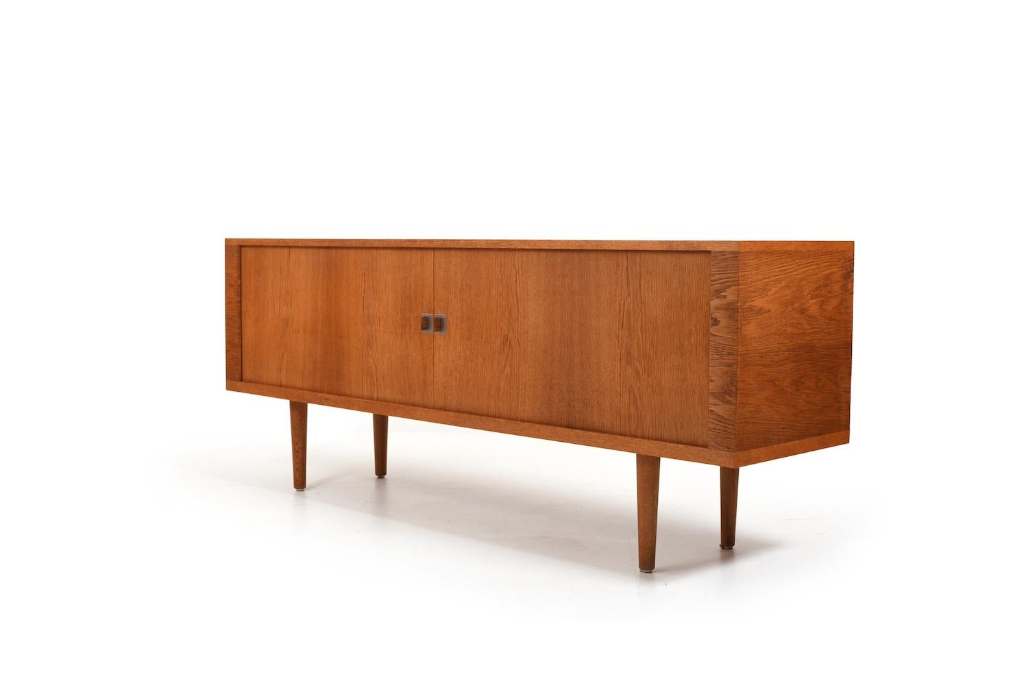 Frühes RY25 Sideboard von Hans J. Wegner für Ry Møbler im Angebot 5