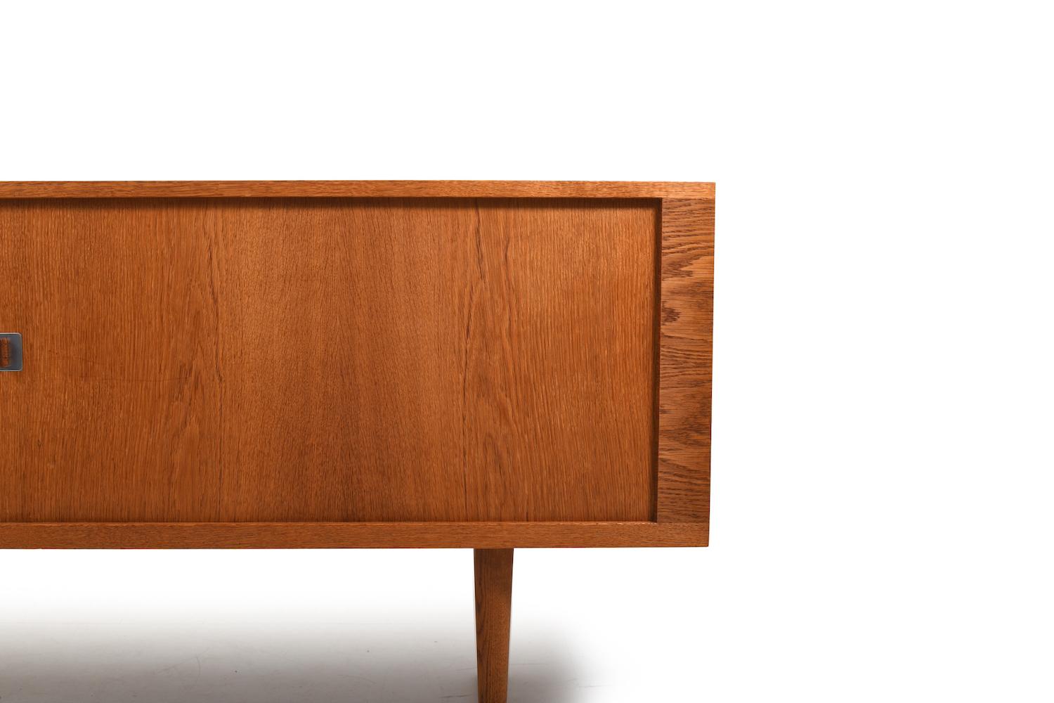 20th Century Early RY25 Sideboard by Hans J. Wegner for Ry Møbler For Sale