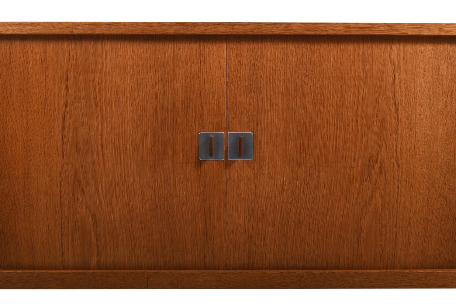 Oak Early RY25 Sideboard by Hans J. Wegner for Ry Møbler For Sale