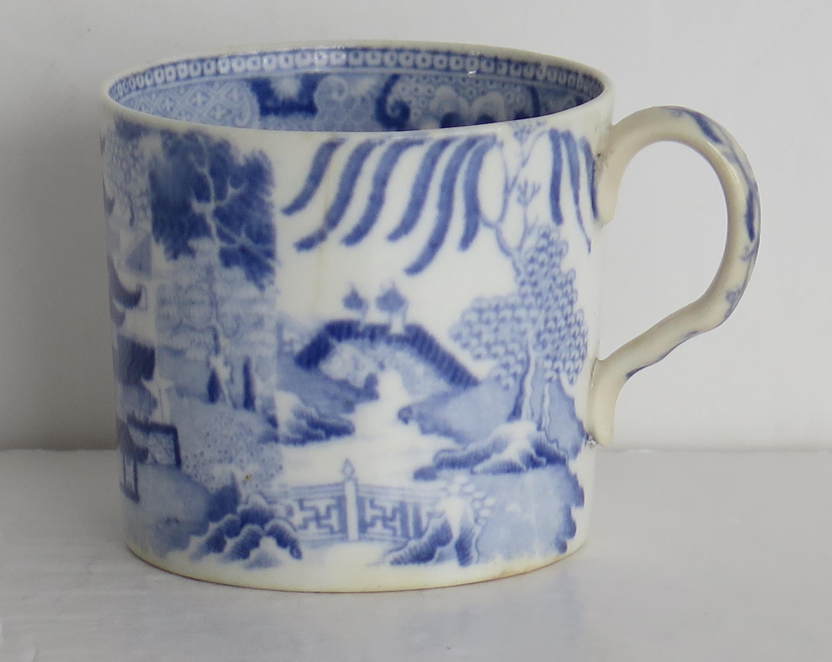 19th Century Early S & J Rathbone Porcelain Coffee Can Broseley Pattern, circa 1805