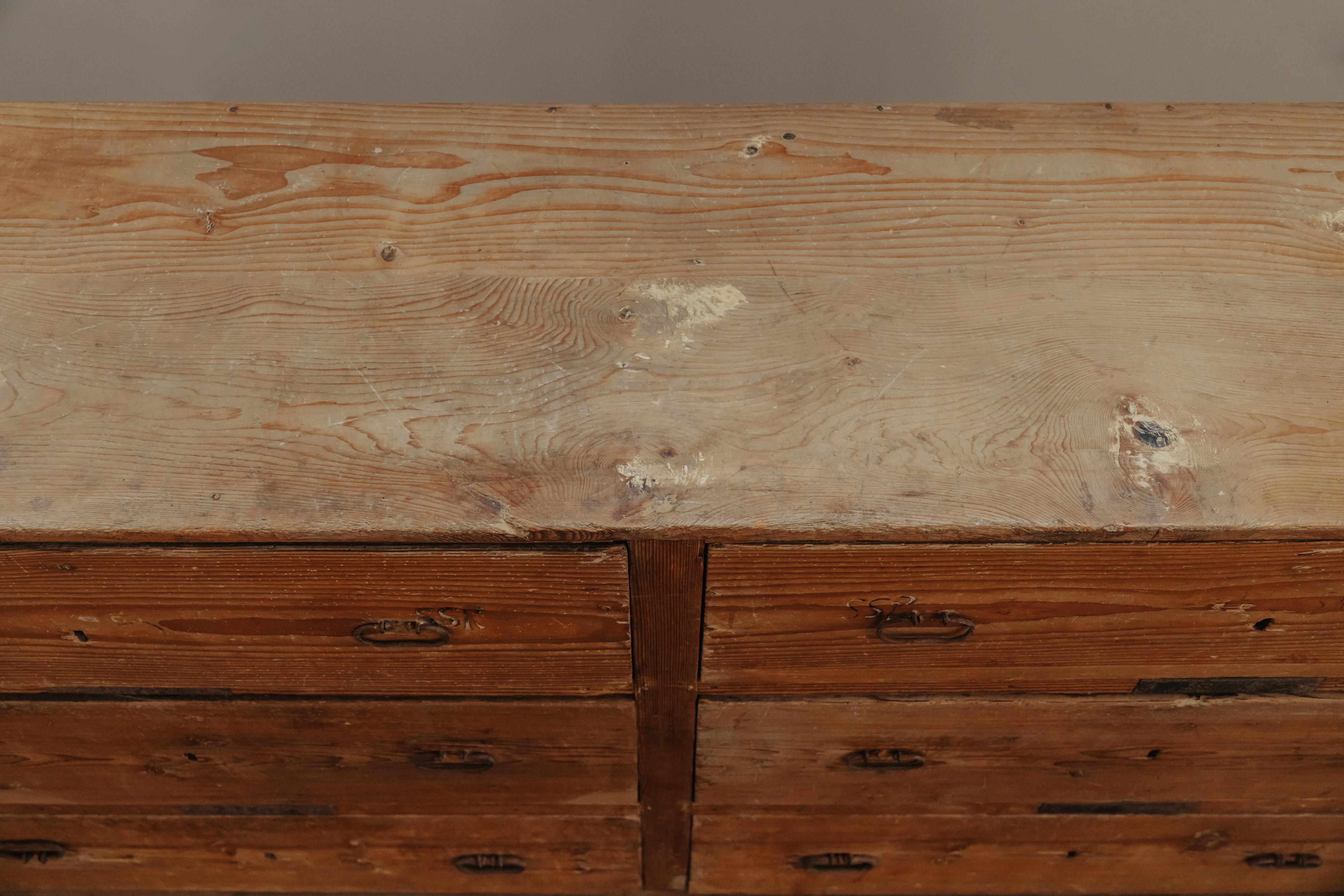 Early Sacristy Chest From Italy, Circa 1780 In Good Condition For Sale In Nashville, TN
