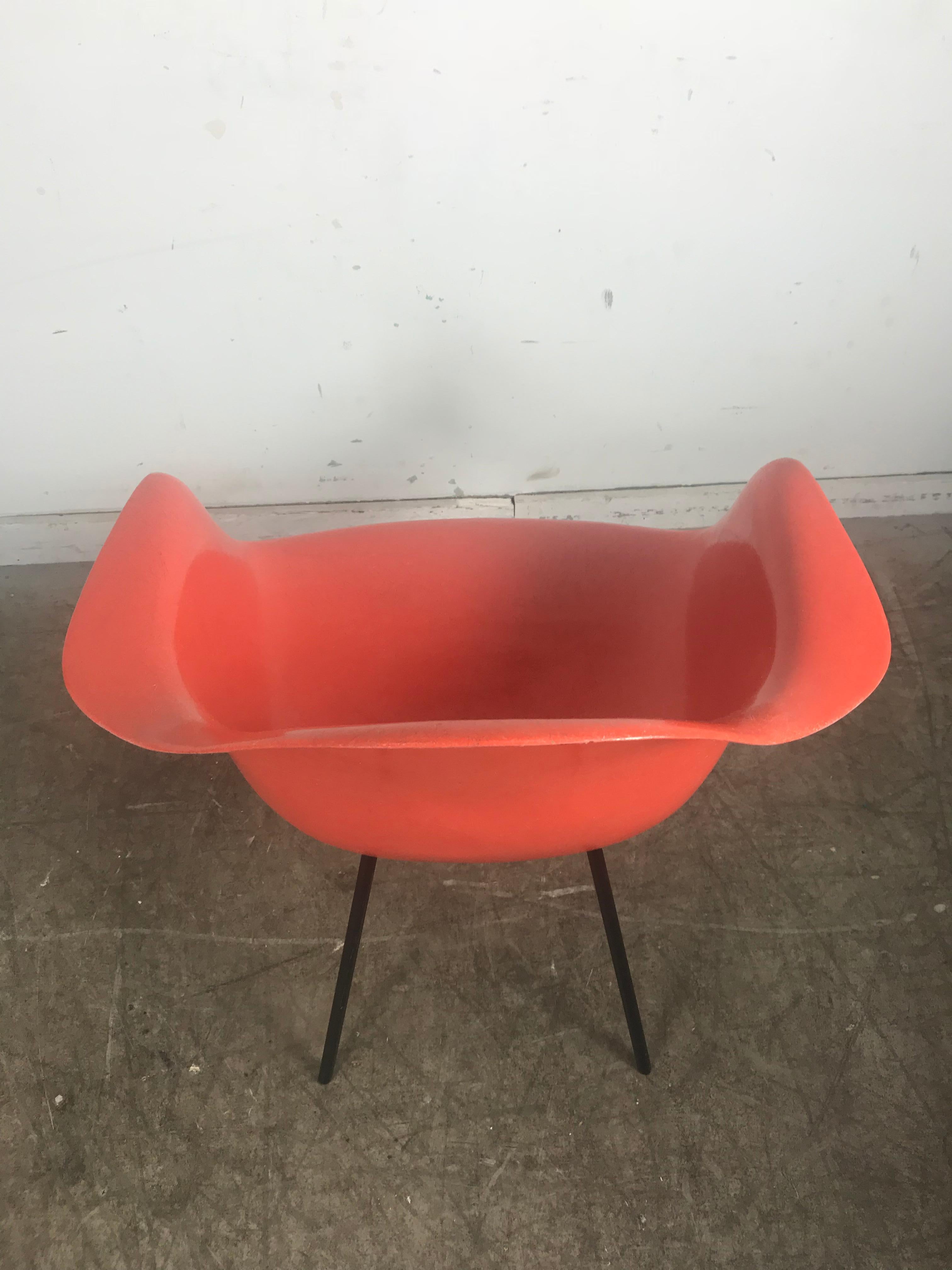 Mid-Century Modern Early Salmon color Charles and Ray Eames Arm Shell Chair, 2nd generation X base For Sale