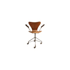 Early Series 8 Desk Chair on Swivel Base by Arne Jacobsen